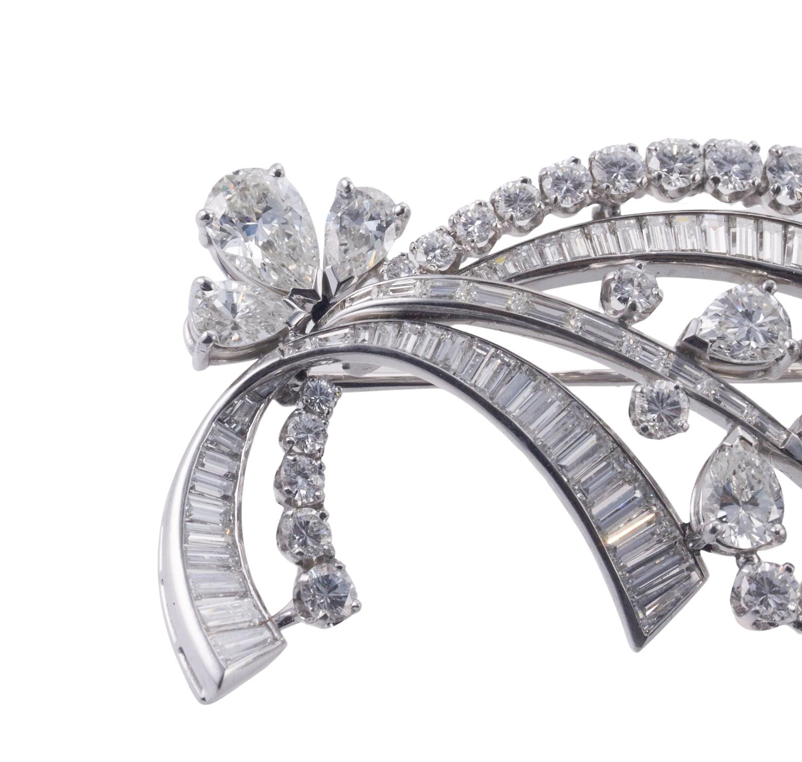 Midcentury Exquisite 14 Carat Diamond Platinum Brooch Pin For Sale 2