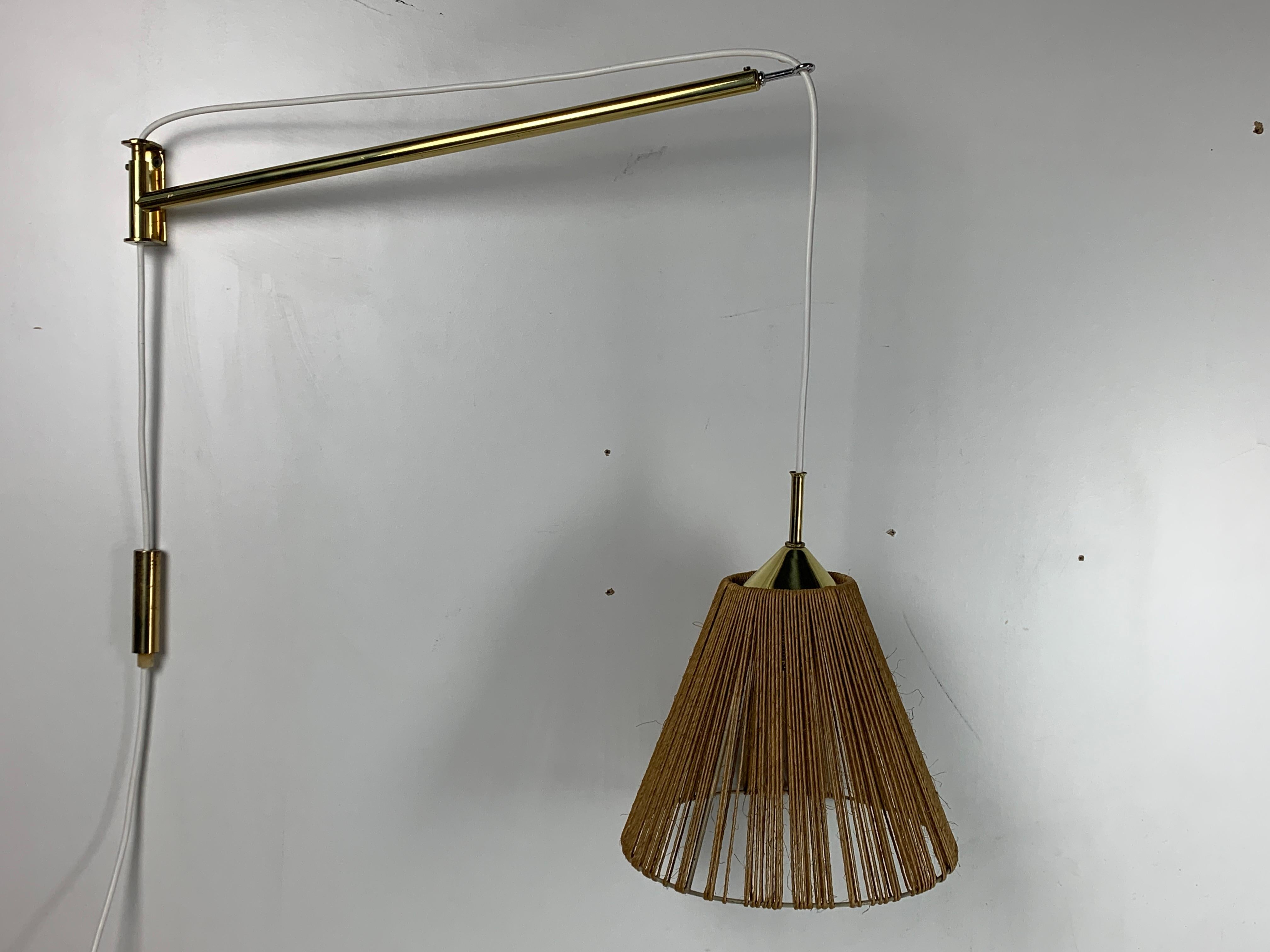 Metallo Midcentury extendable brass wall mount with cocoon and sisal shade Lars Schioler in vendita