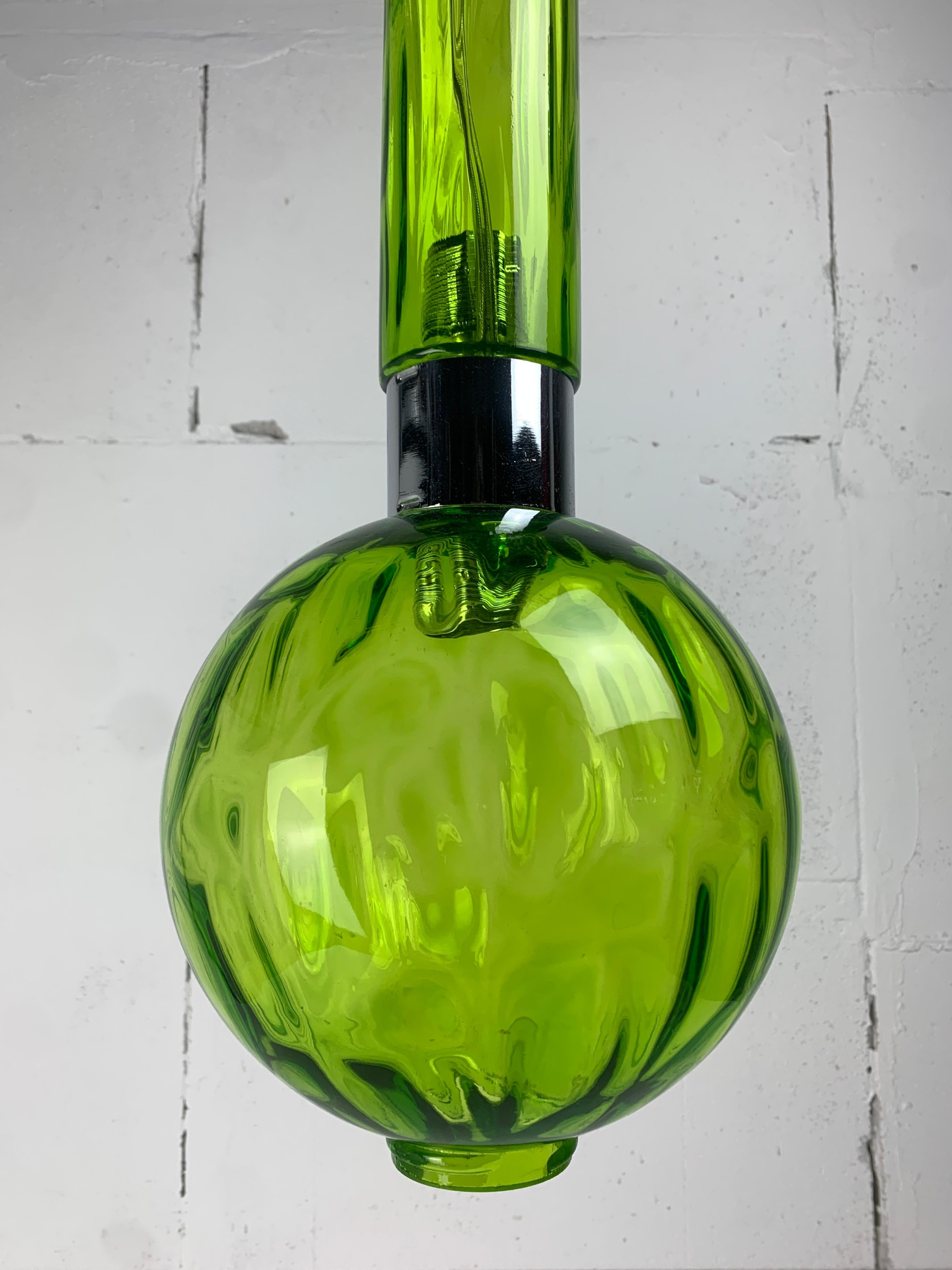 Ciondolo a tubo in vetro verde extra large del Medioevo, Staff Leuchten 1960-1970 in vendita 6