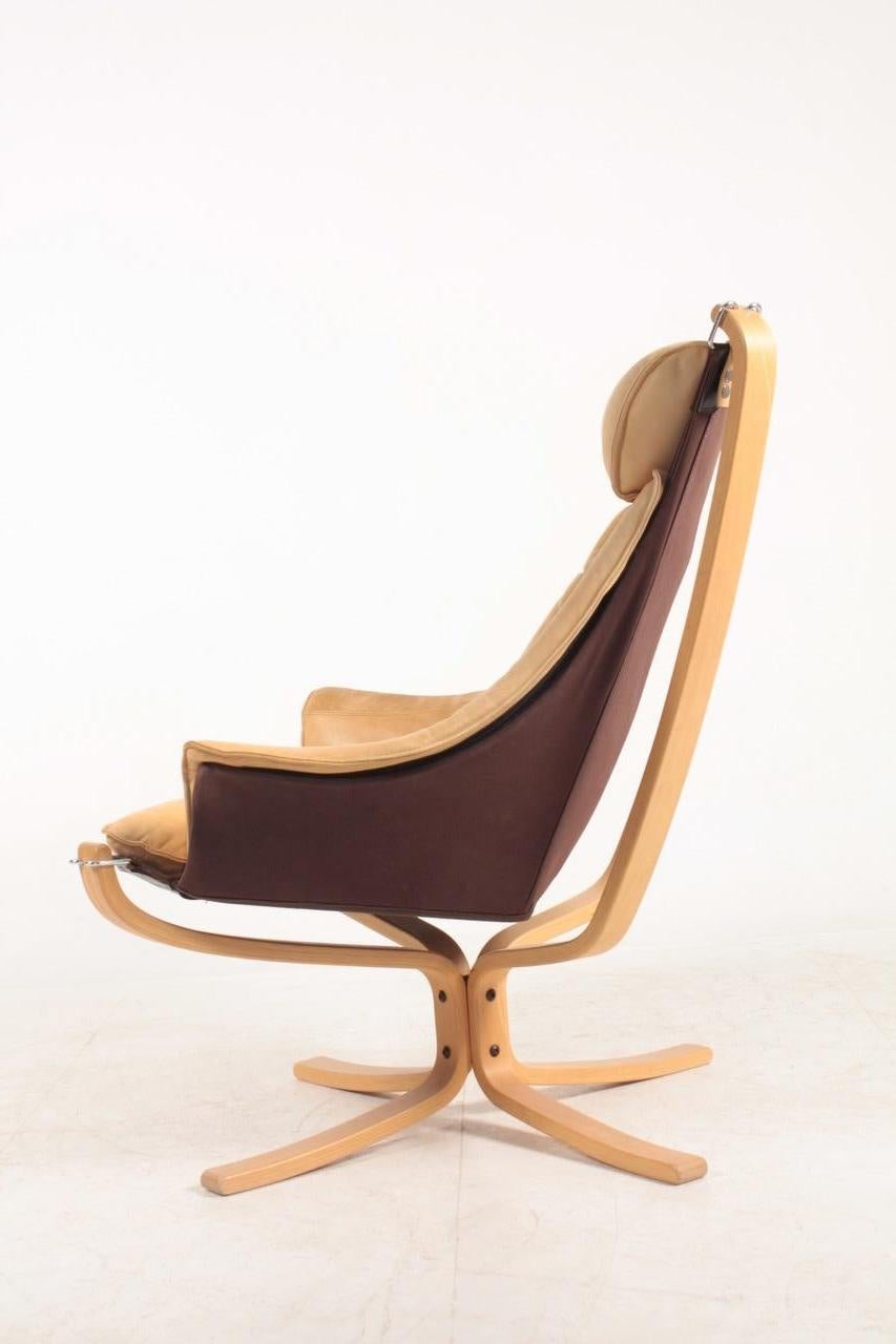 Scandinavian Modern Midcentury Falcon Chair in Patinated Leather by Sigurd Resell
