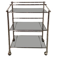 Chariot de bar chromé en faux bambou Mid-Century