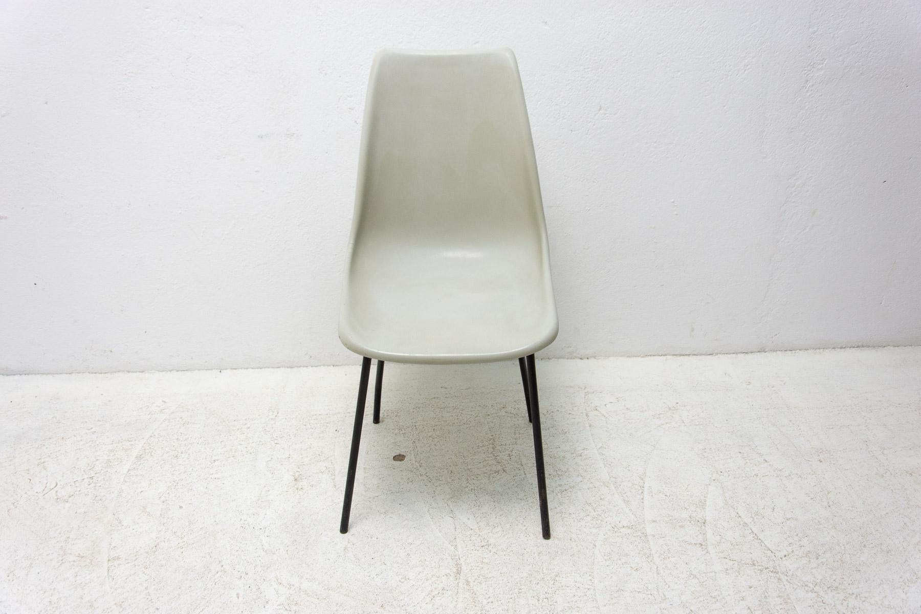 Midcentury Fiberglass Chairs by Miroslav Navrátil for Vertex, 1960´S, Set of 3 6