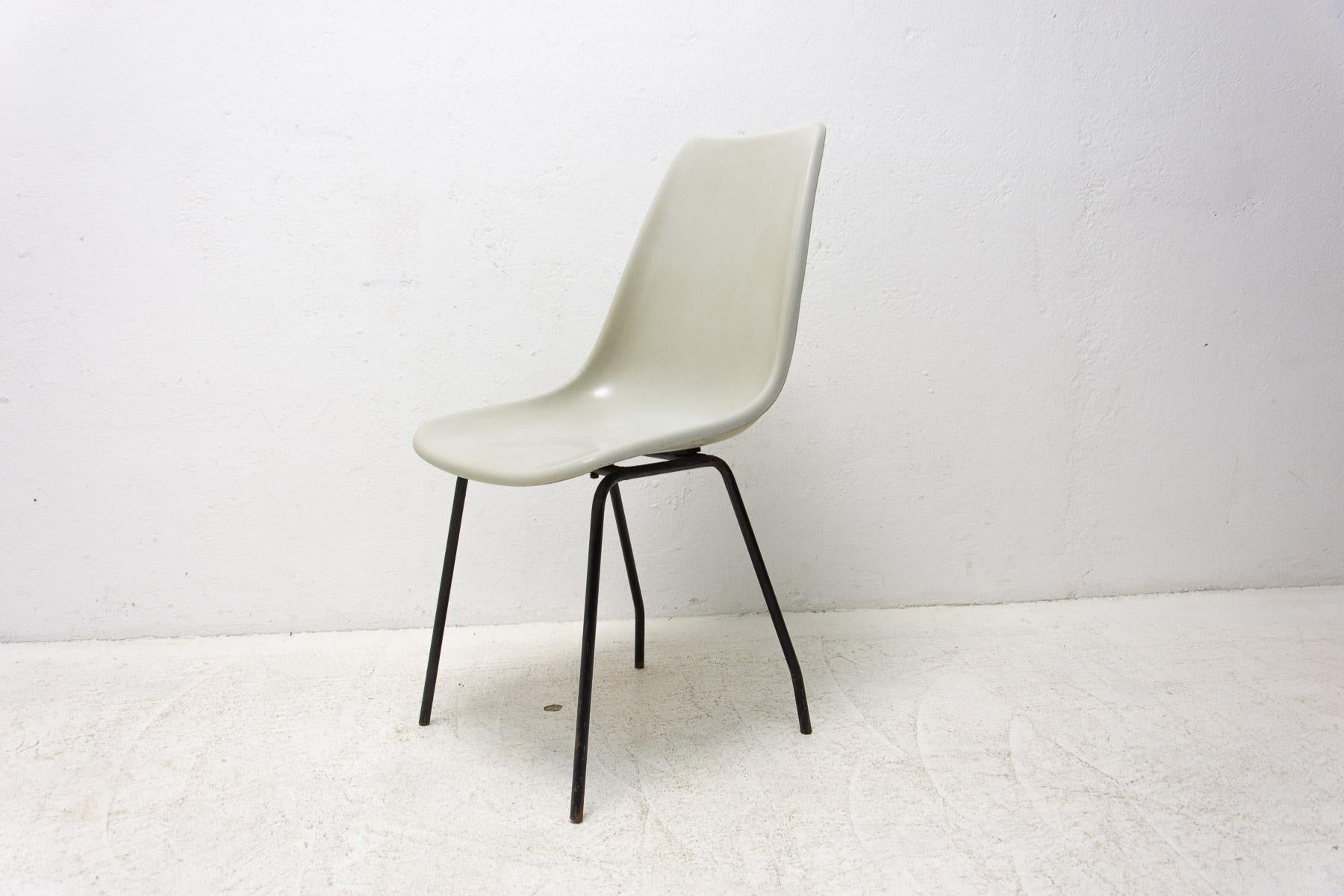 Midcentury Fiberglass Chairs by Miroslav Navrátil for Vertex, 1960´S, Set of 3 8
