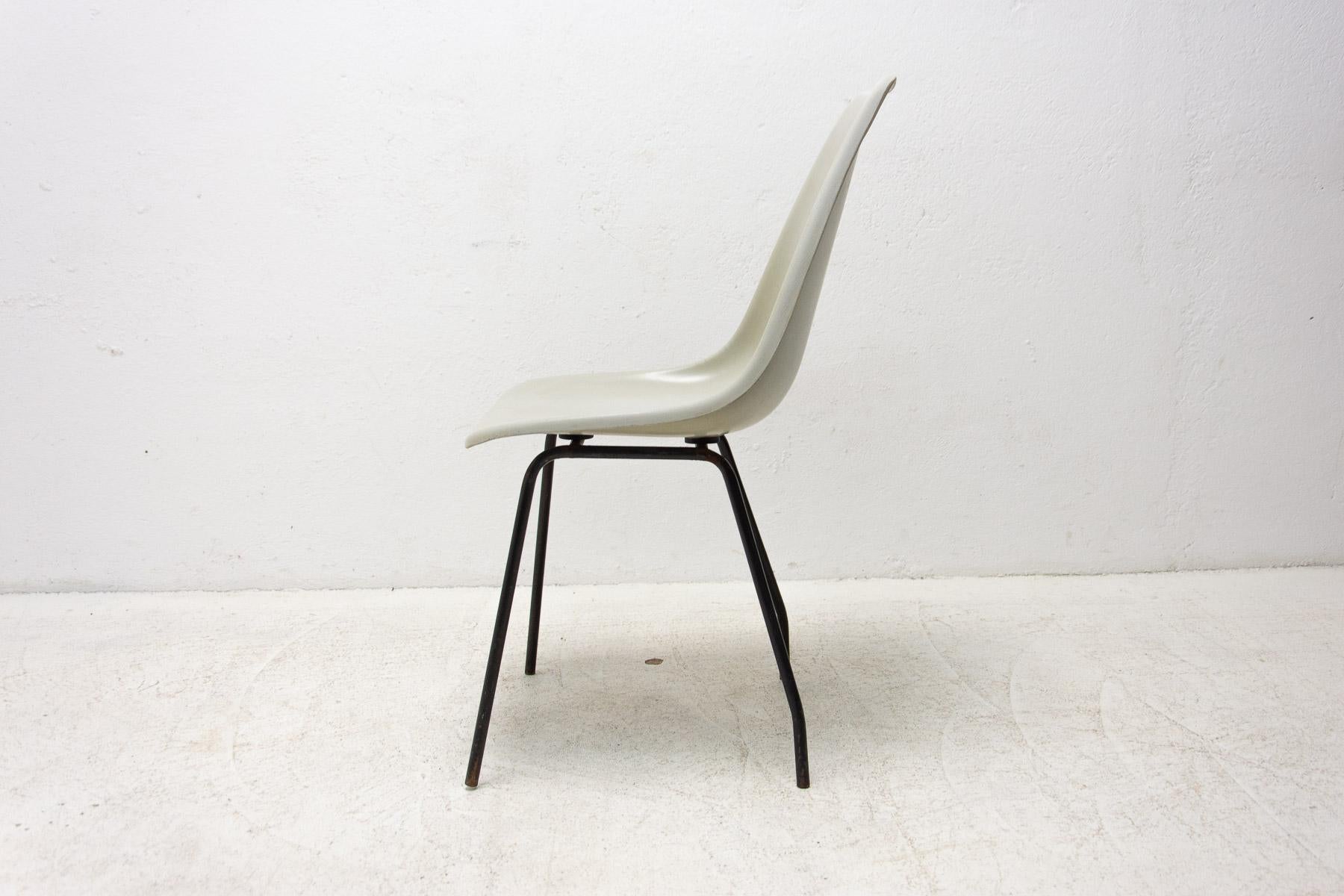 Midcentury Fiberglass Chairs by Miroslav Navrátil for Vertex, 1960´S, Set of 3 10