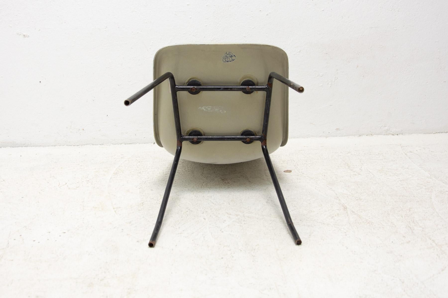 Midcentury Fiberglass Chairs by Miroslav Navrátil for Vertex, 1960´S, Set of 3 12