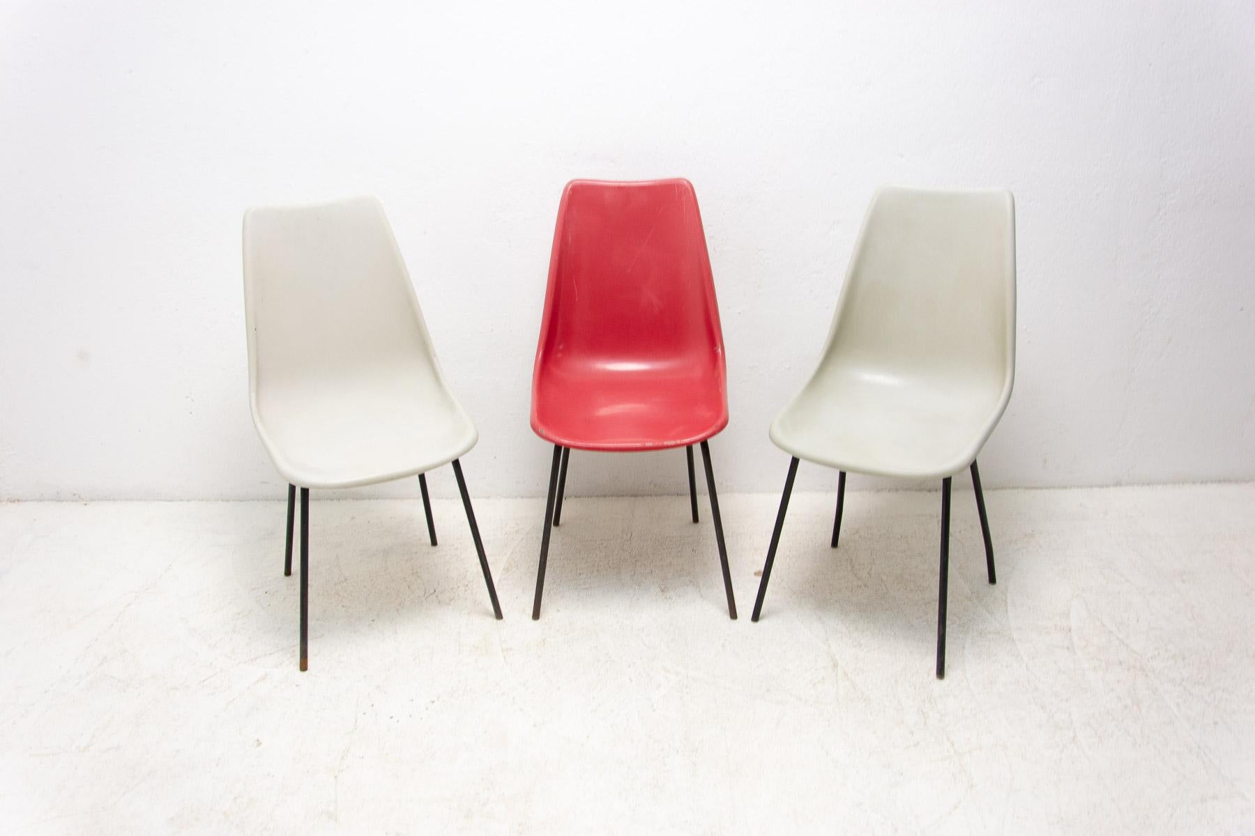 Mid-Century Modern Midcentury Fiberglass Chairs by Miroslav Navrátil for Vertex, 1960´S, Set of 3