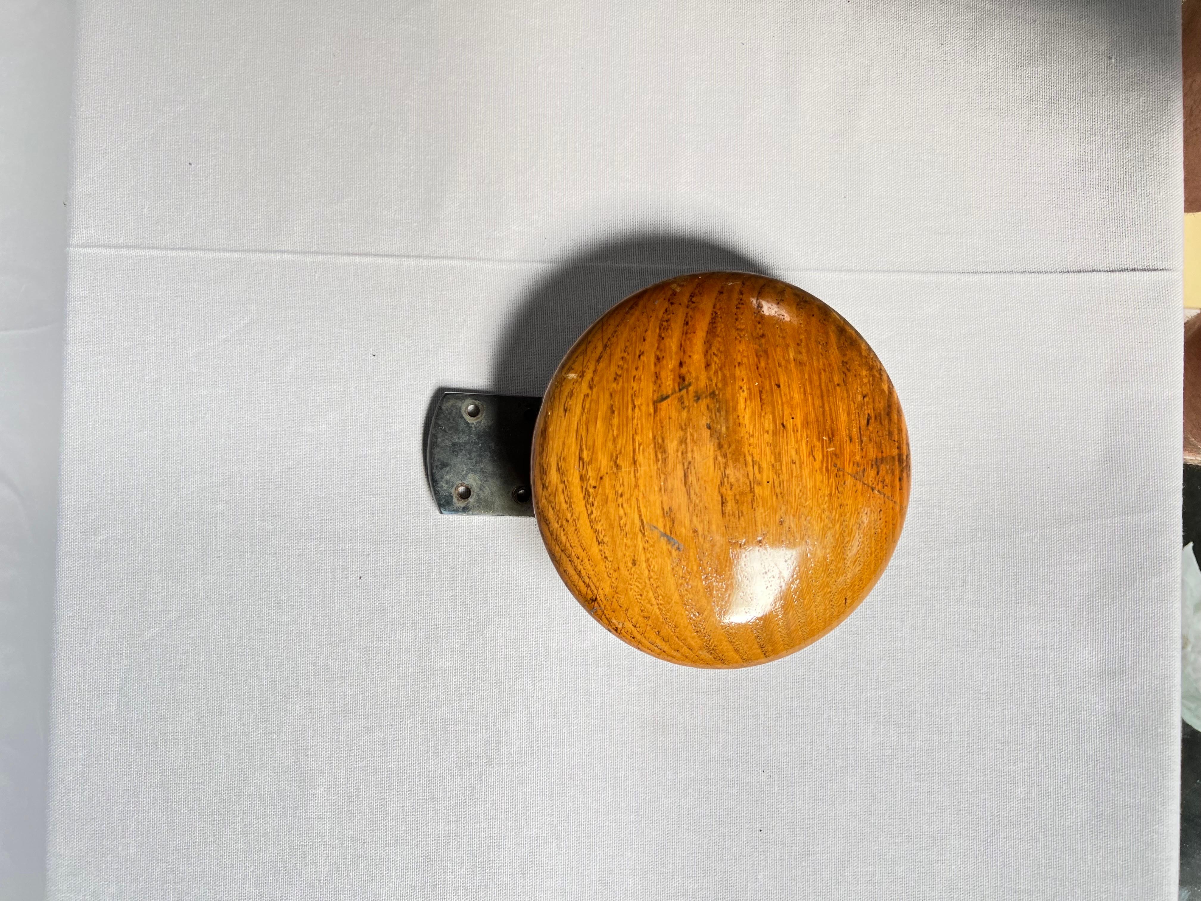 Midcentury Finish oak and chrome door handle in round shape 1950's For Sale 2