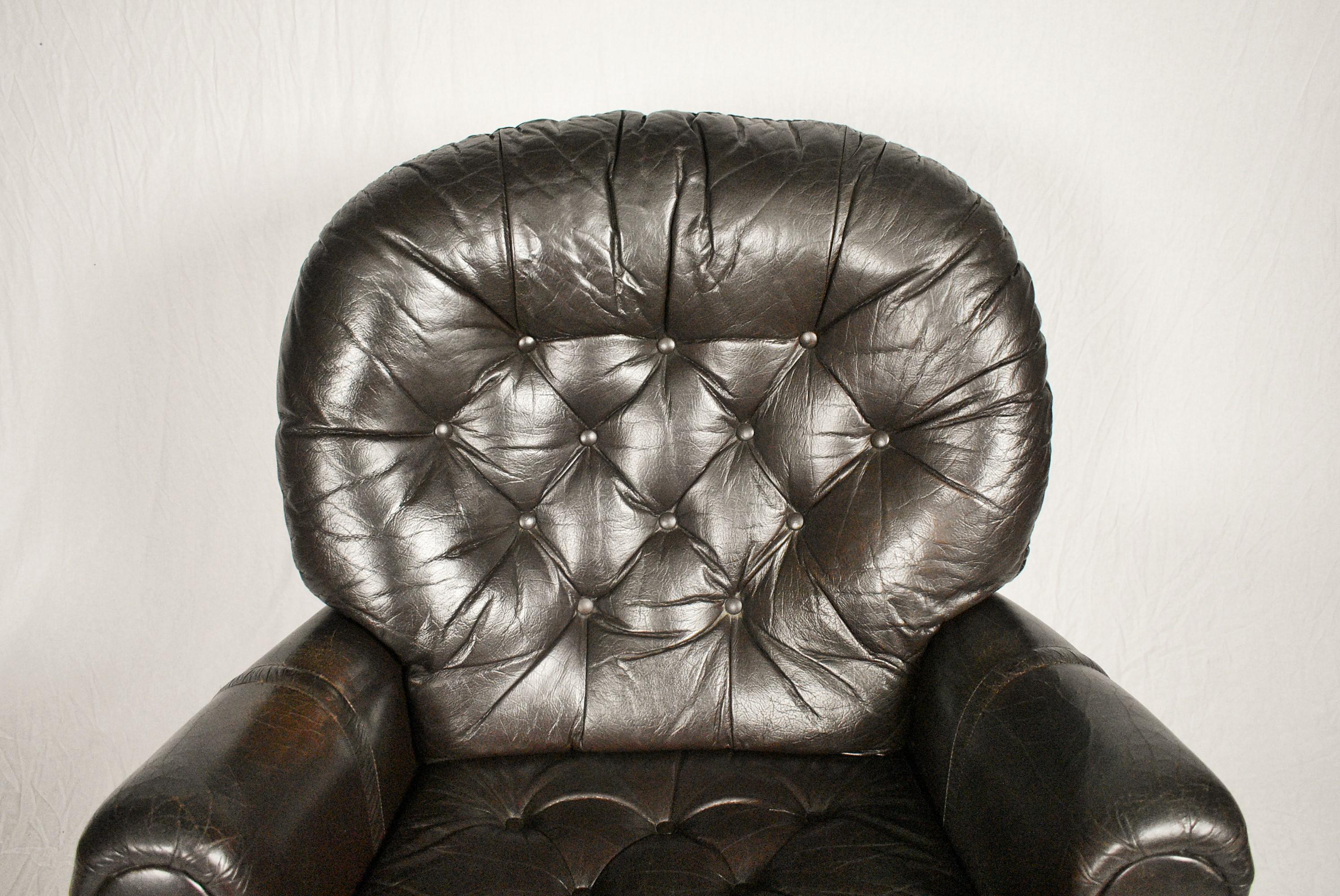 Midcentury Finland Leather Swivel Armchair by Peem, 1970s For Sale 2