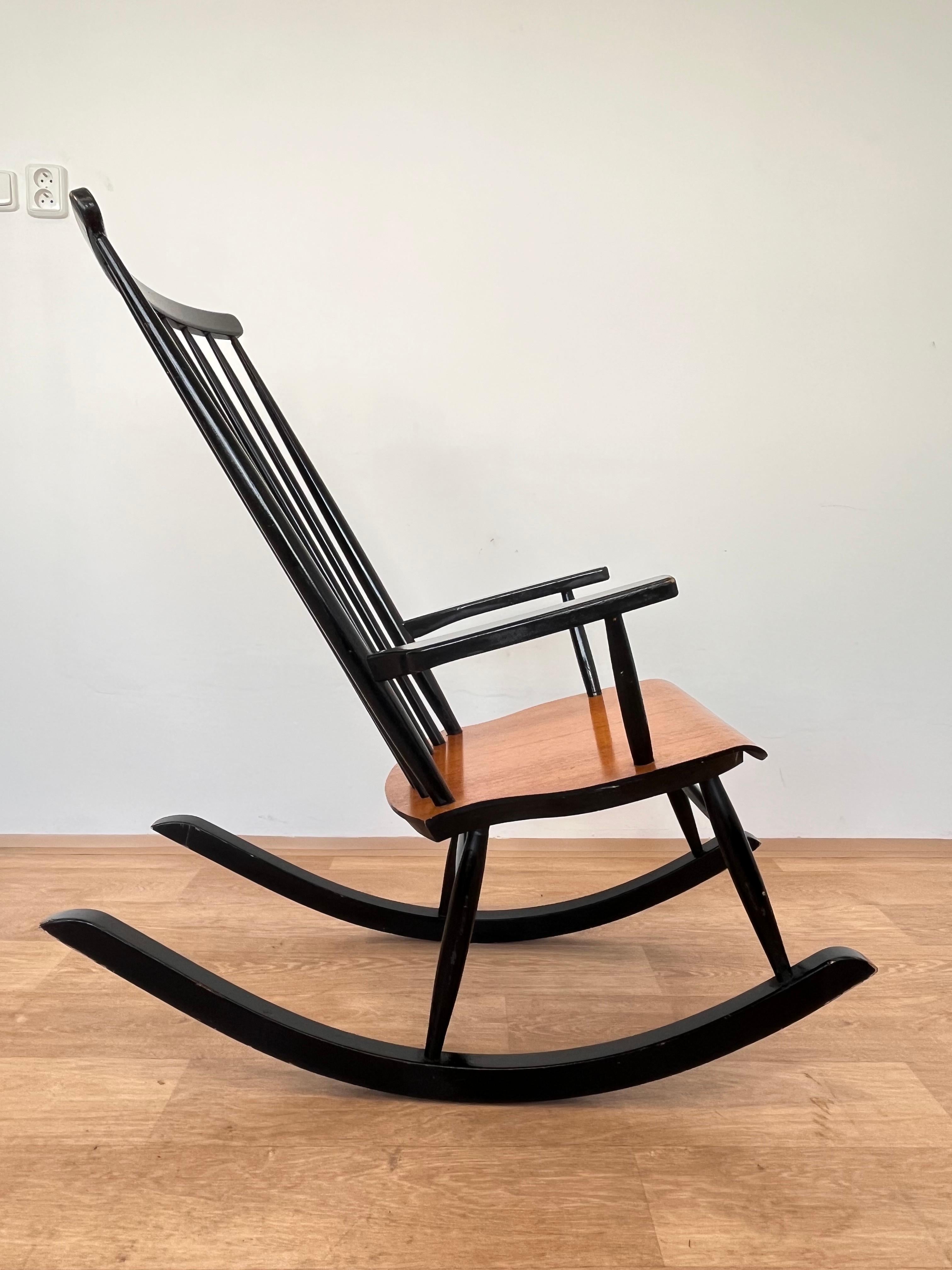Mid-20th Century Midcentury Finnish Rocking Chair by Varjosen Puunjalostus for Uusikylä, 1960s For Sale