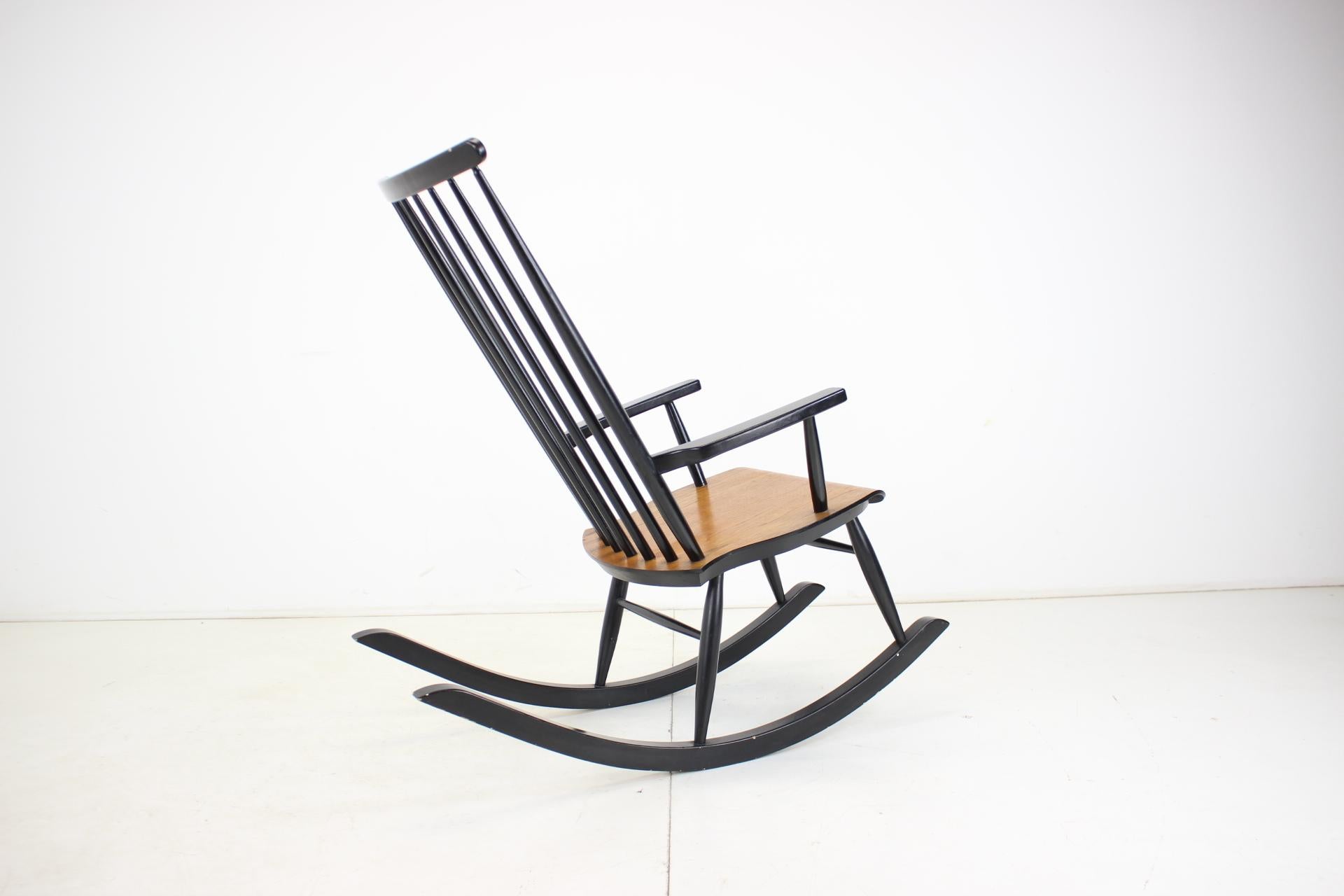 Wood Midcentury Finnish Rocking Chair by Varjosen Puunjalostus for Uusikylä, 1960s For Sale