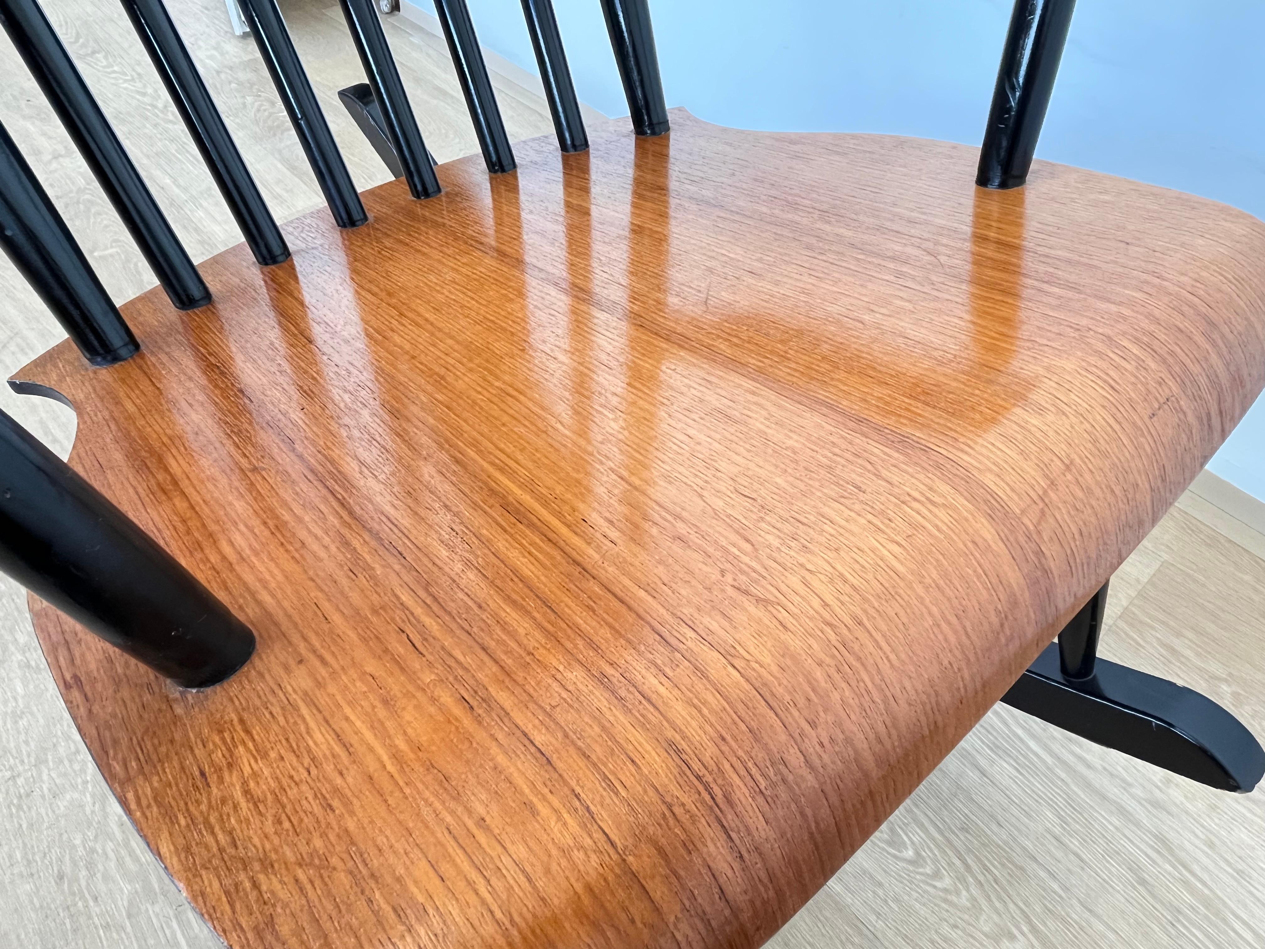 Midcentury Finnish Rocking Chair by Varjosen Puunjalostus for Uusikylä, 1960s For Sale 1