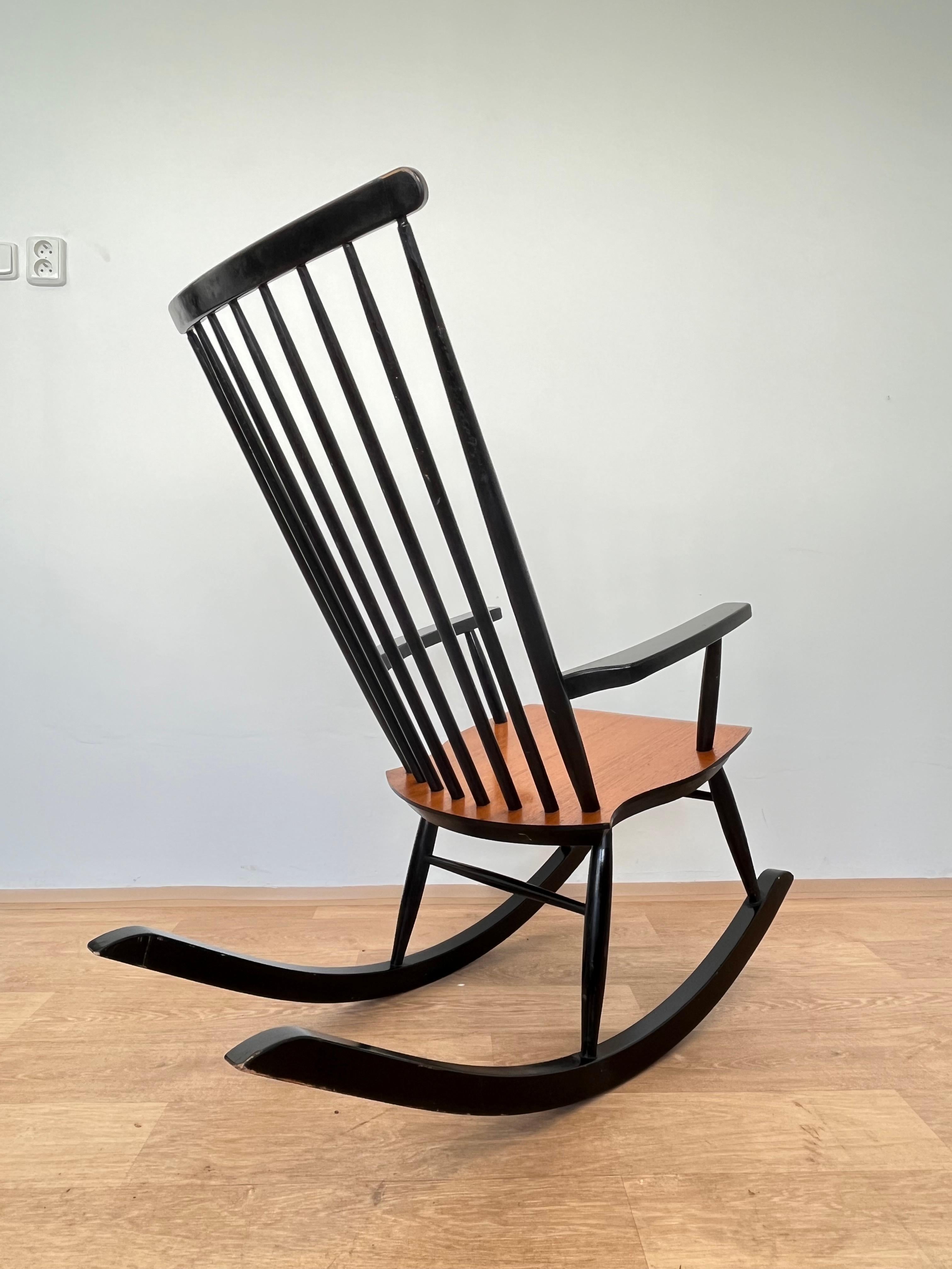 Midcentury Finnish Rocking Chair by Varjosen Puunjalostus for Uusikylä, 1960s For Sale 3