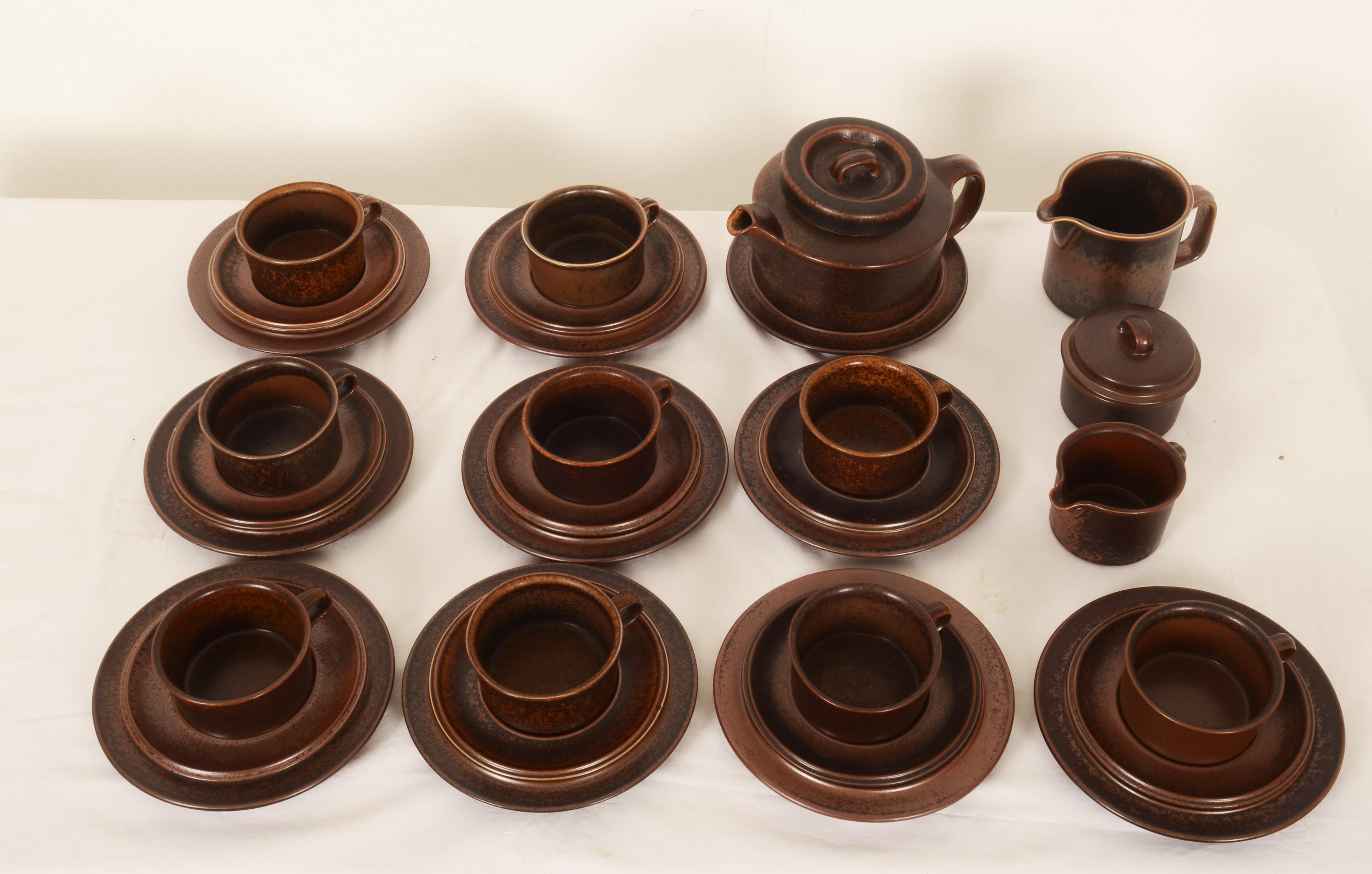 Juego de té finlandés de mediados de siglo Modelo Ruska, de Ulla Procope para Arabia en venta 1
