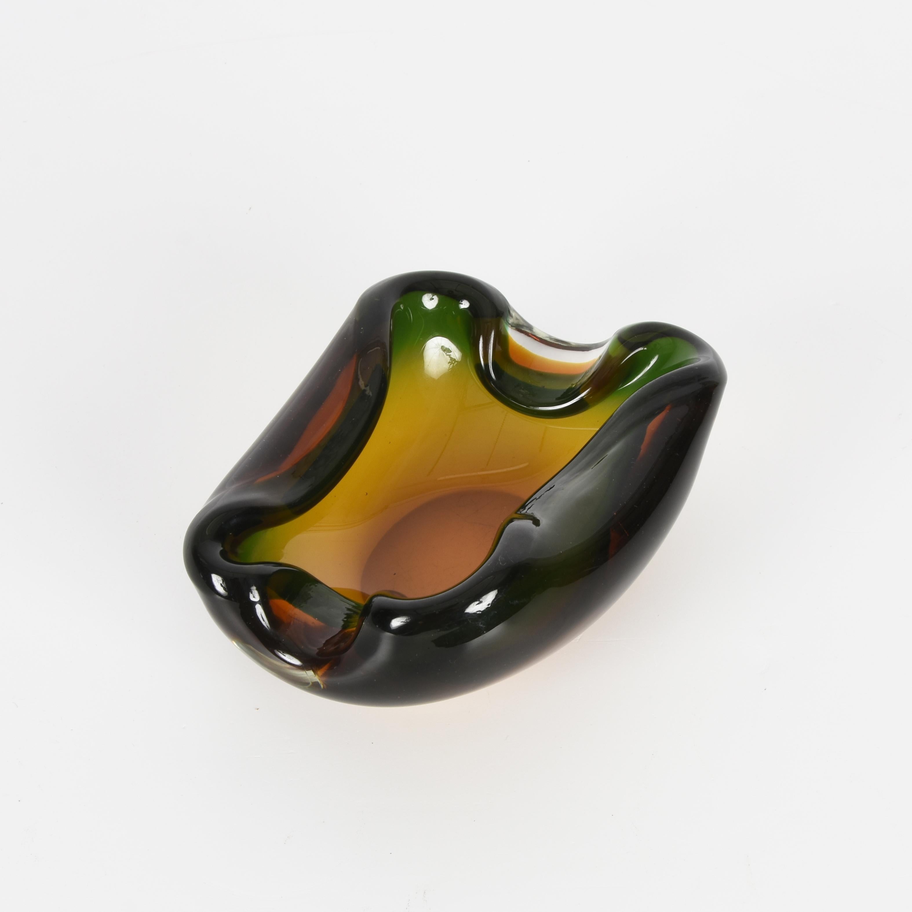 Midcentury Flavio Poli Submerged Murano Green Glass with Amber Shades Bowl, 1960 4
