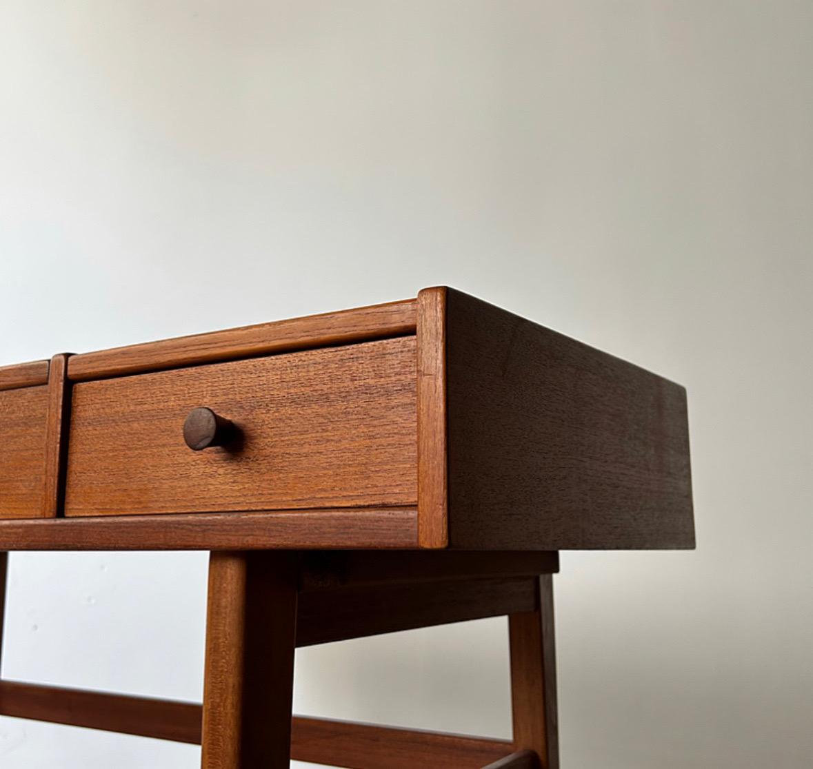 Midcentury flip top vanity make up desk with hidden mirror, 1960s Denmark 2
