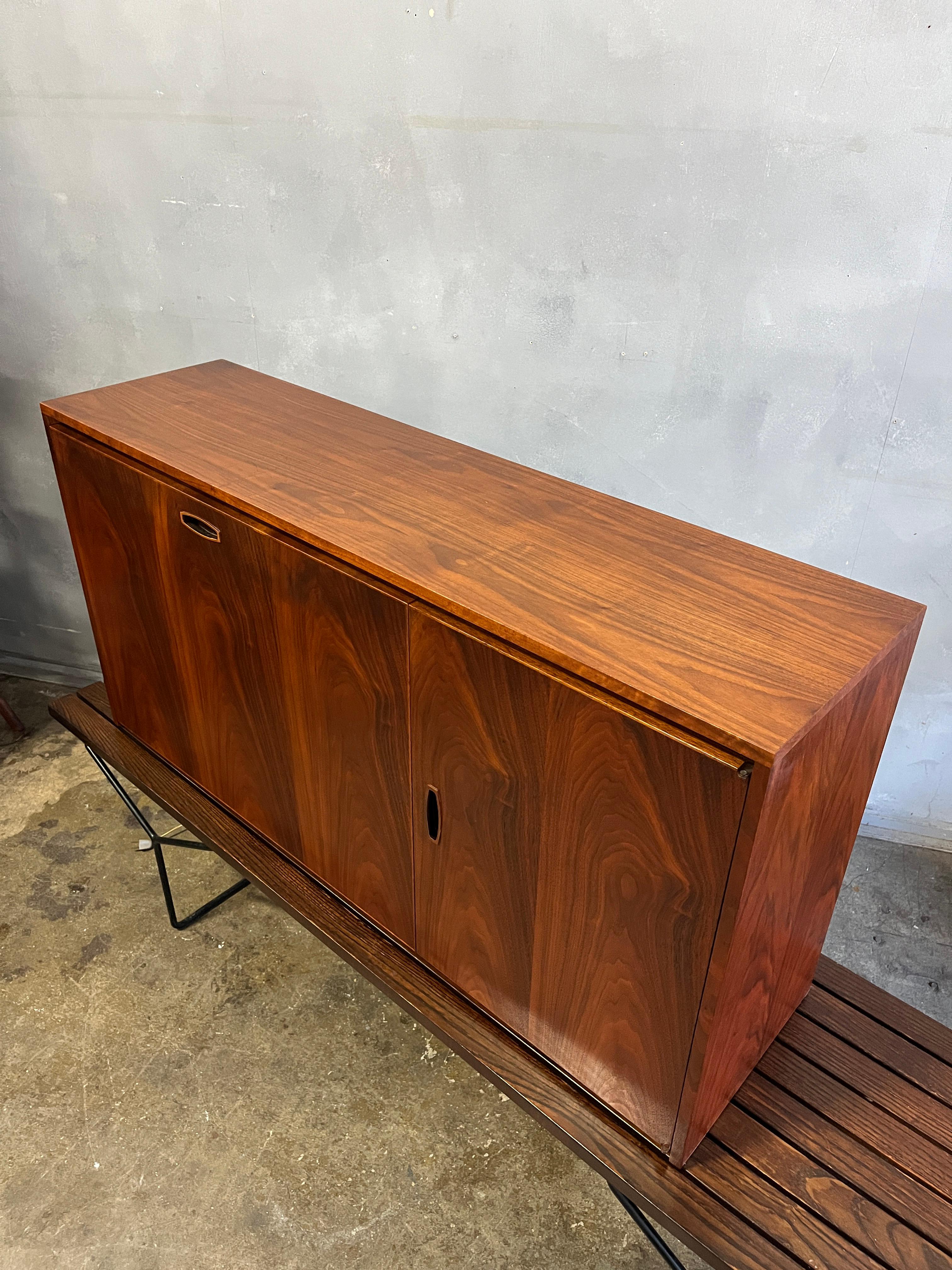 Midcentury Floating Dining Room Bar Unit by Paul McCobb 5