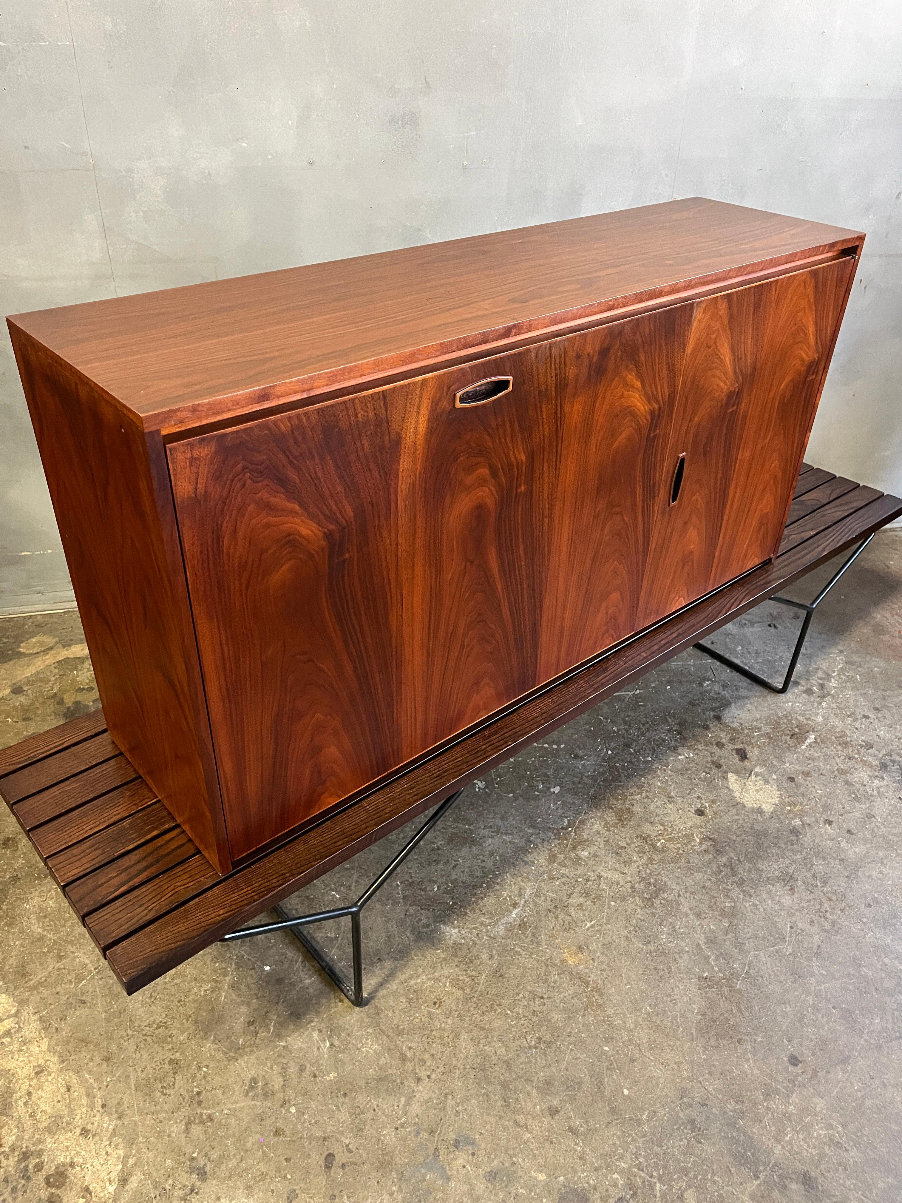Midcentury Floating Dining Room Bar Unit by Paul McCobb 6