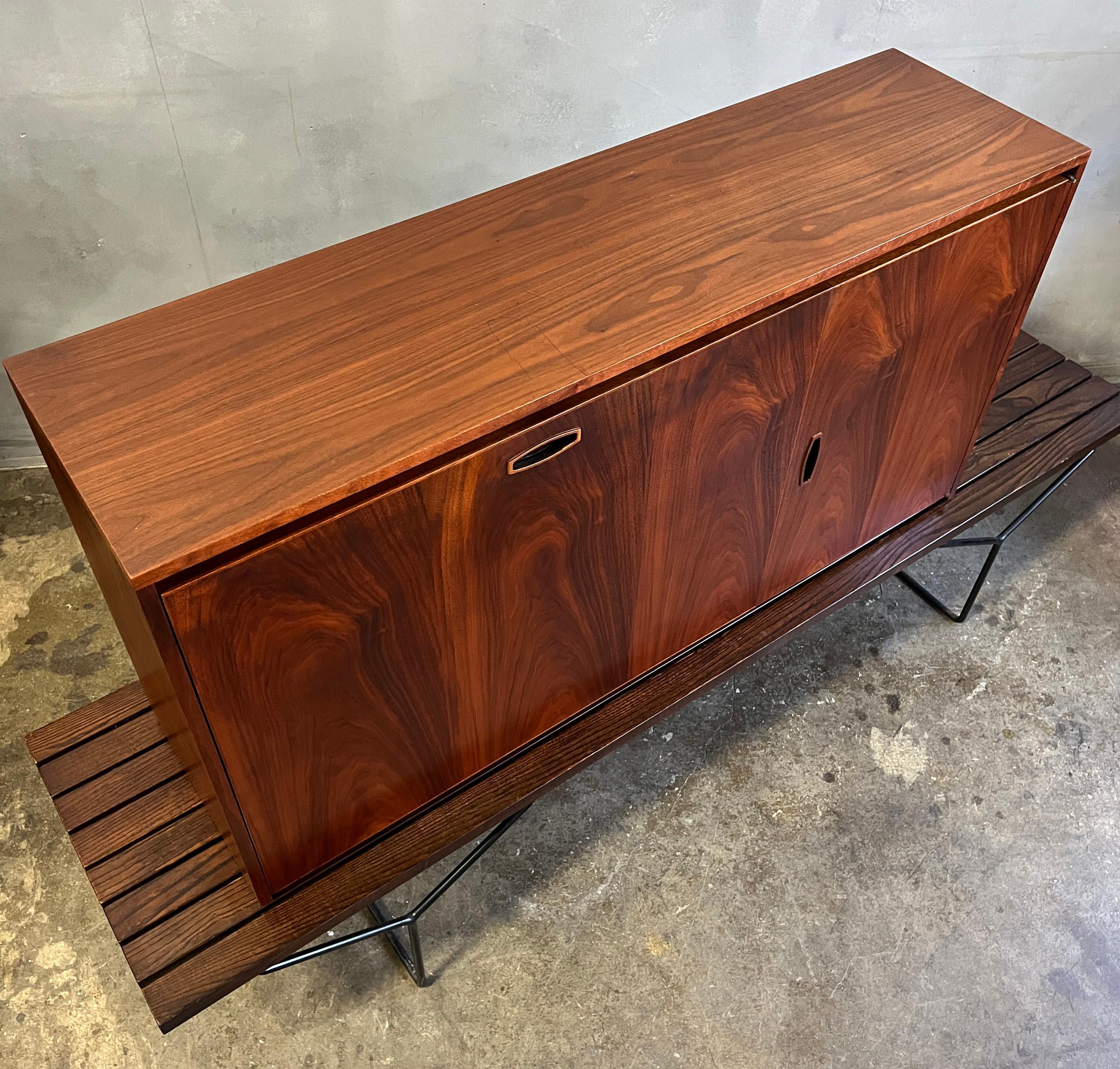 Midcentury Floating Dining Room Bar Unit by Paul McCobb 7