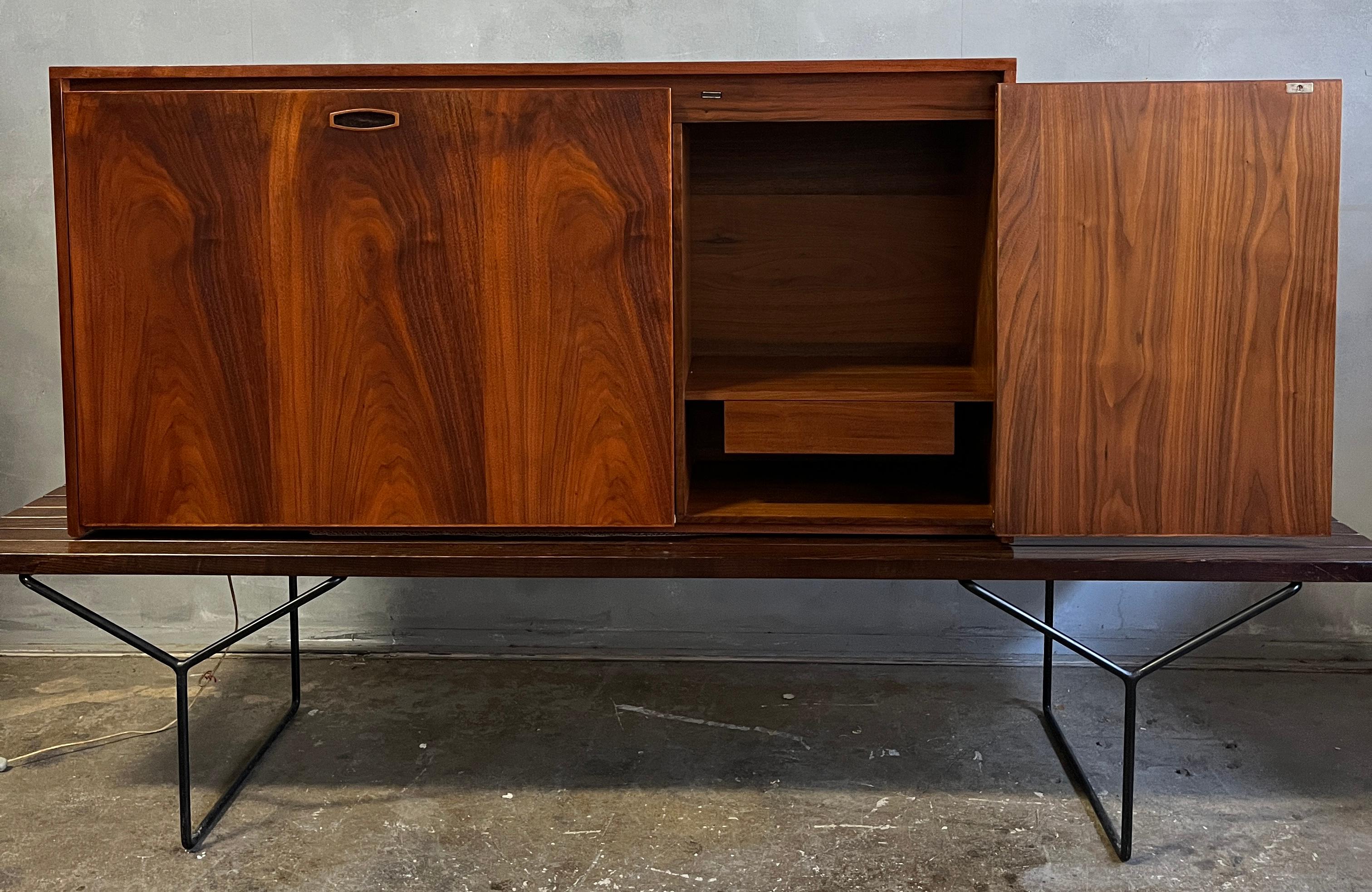 Midcentury Floating Dining Room Bar Unit by Paul McCobb 9