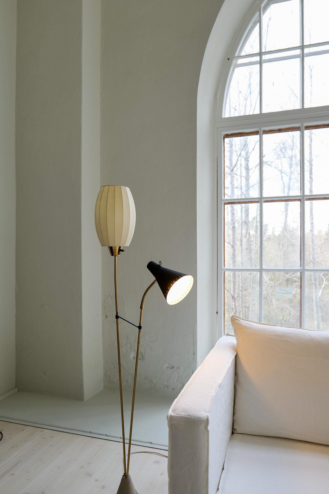 Swedish Midcentury Floor Lamp Attributed to Hans Bergström for Ateljé Lyktan Sweden 1950 For Sale