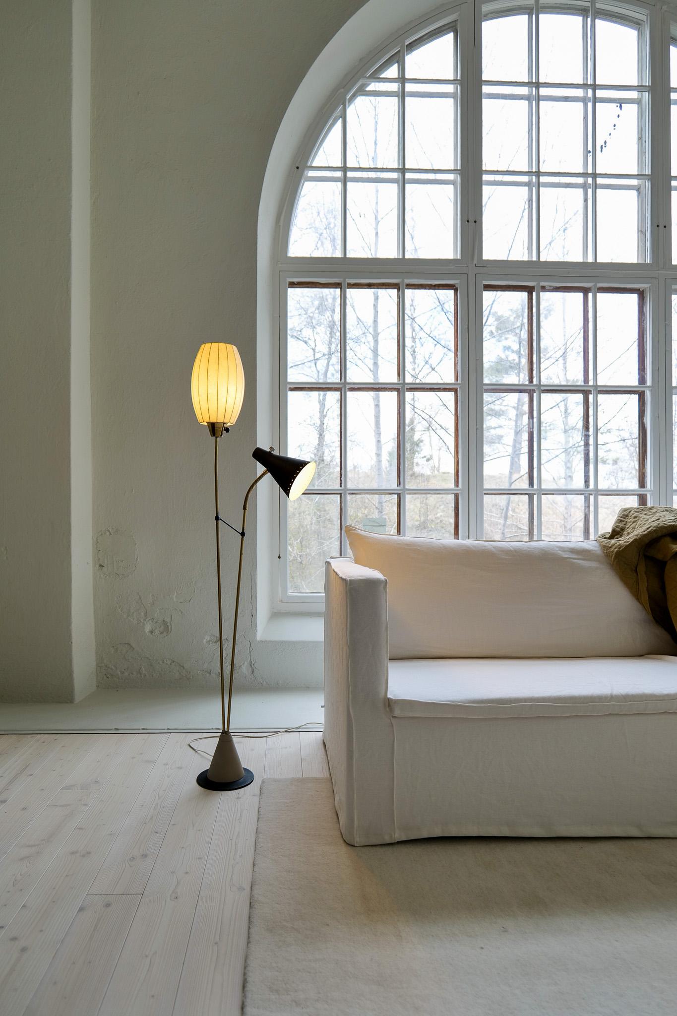 Midcentury Floor Lamp Attributed to Hans Bergström for Ateljé Lyktan Sweden 1950 In Fair Condition For Sale In Hillringsberg, SE
