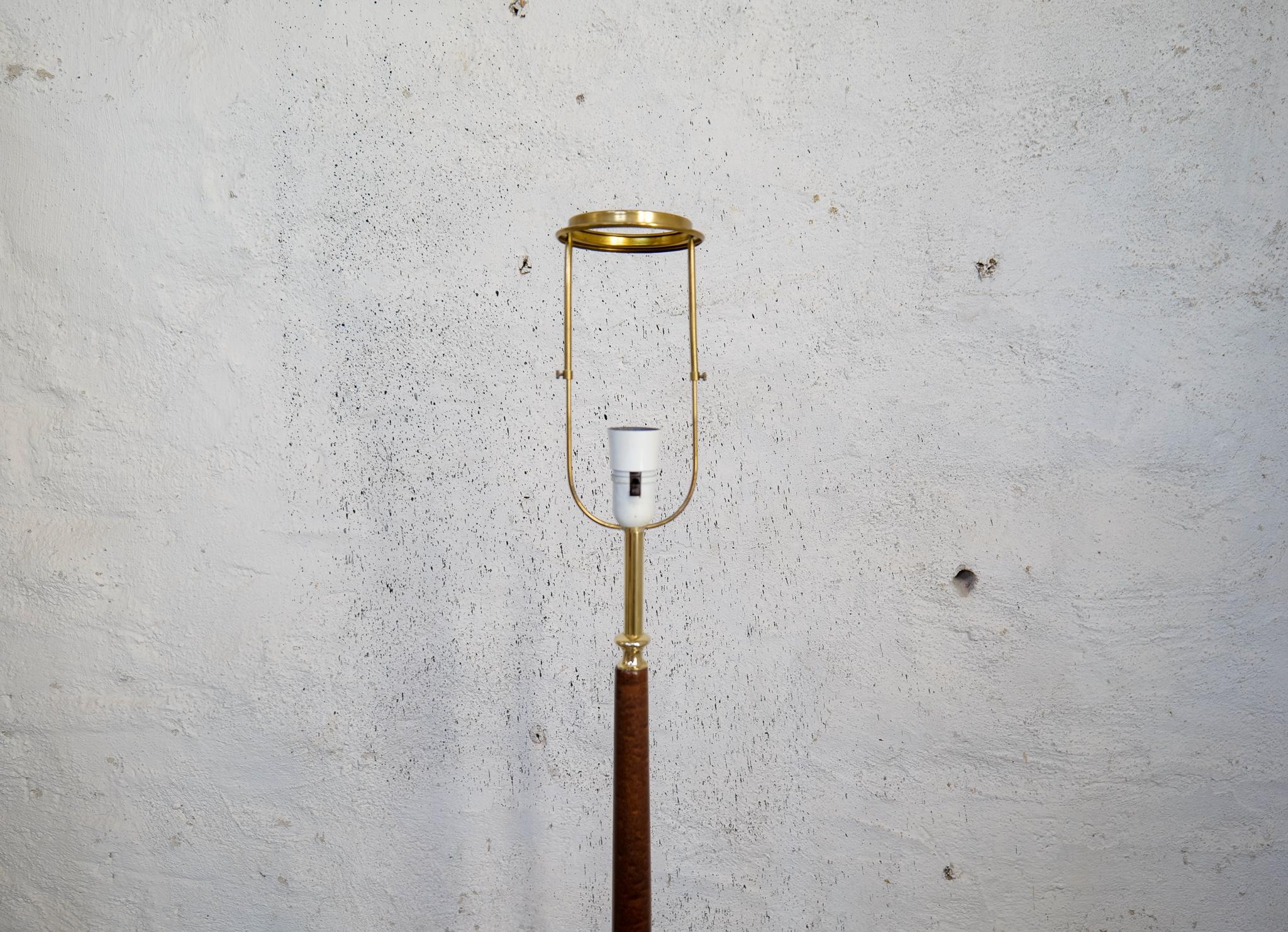 Mid-Century Floor Lamp Brass and Polished Wood Böhlmarks, Sweden, 1940s For Sale 2