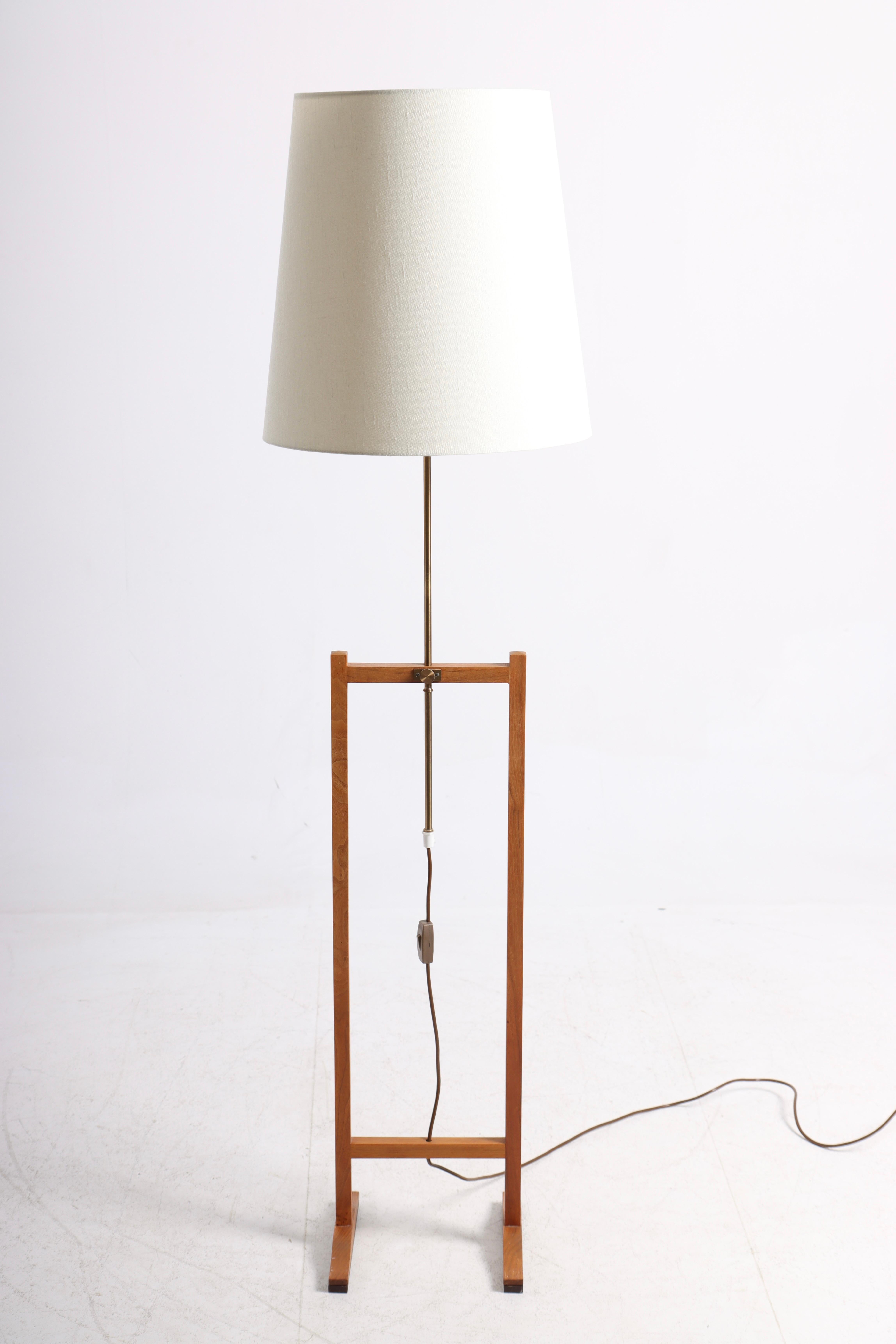 Stehlampe aus der Mitte des Jahrhunderts von Frank Josef, hergestellt in Schweden (Skandinavische Moderne)