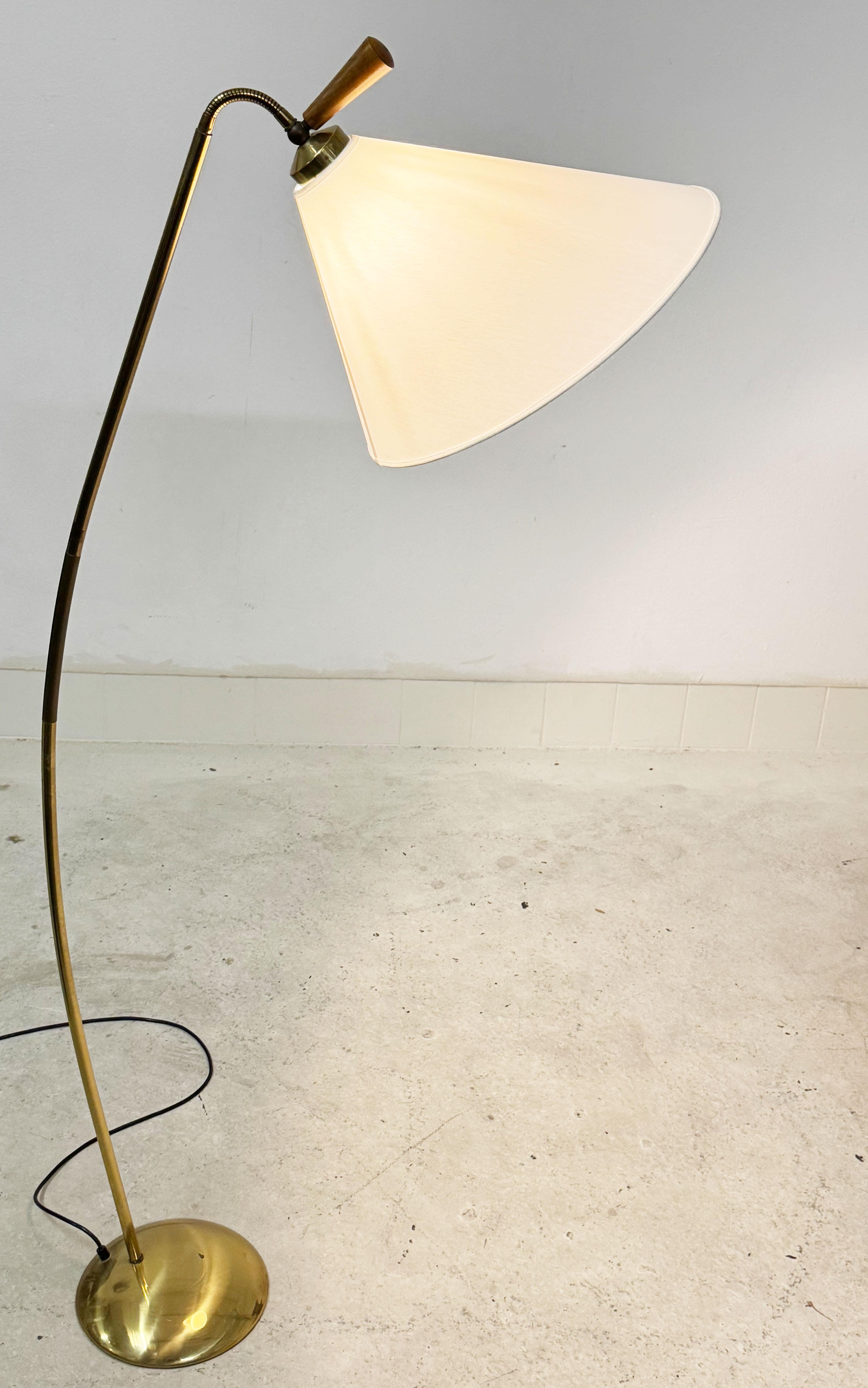 Midcentury Floor Lamp by Rupert Nikoll en vente 4