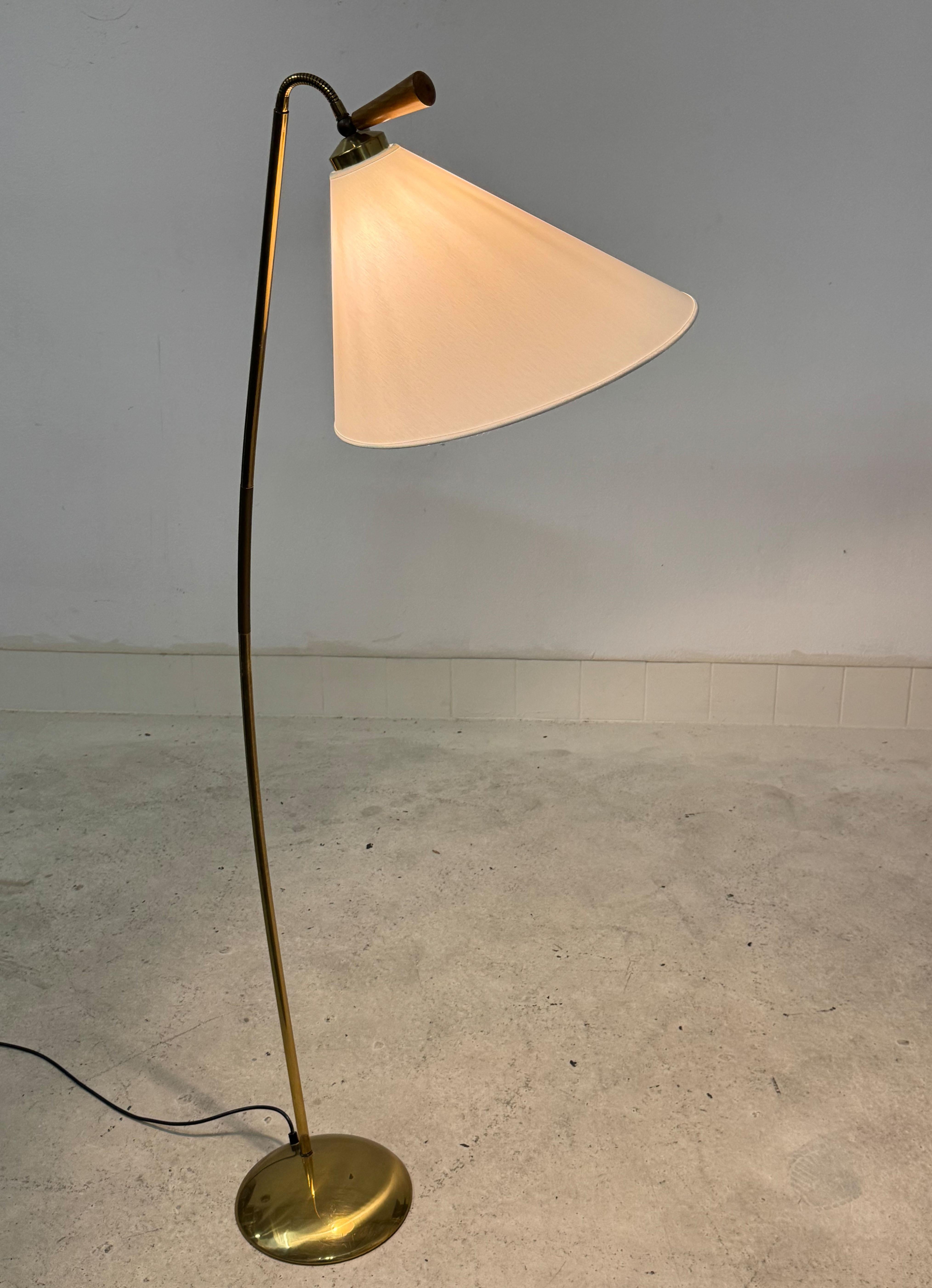 Midcentury Floor Lamp by Rupert Nikoll en vente 7
