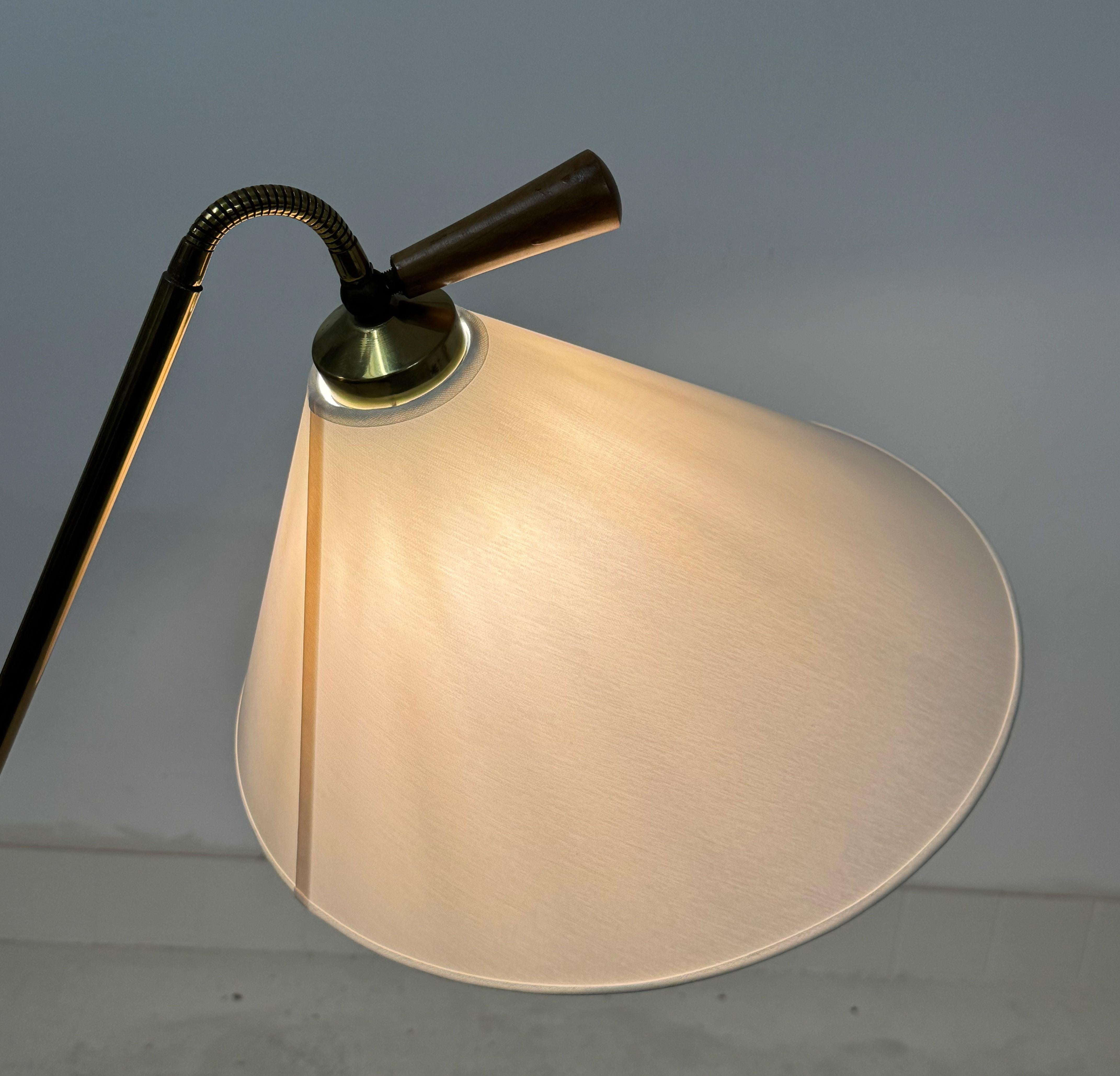 Midcentury Floor Lamp by Rupert Nikoll en vente 8