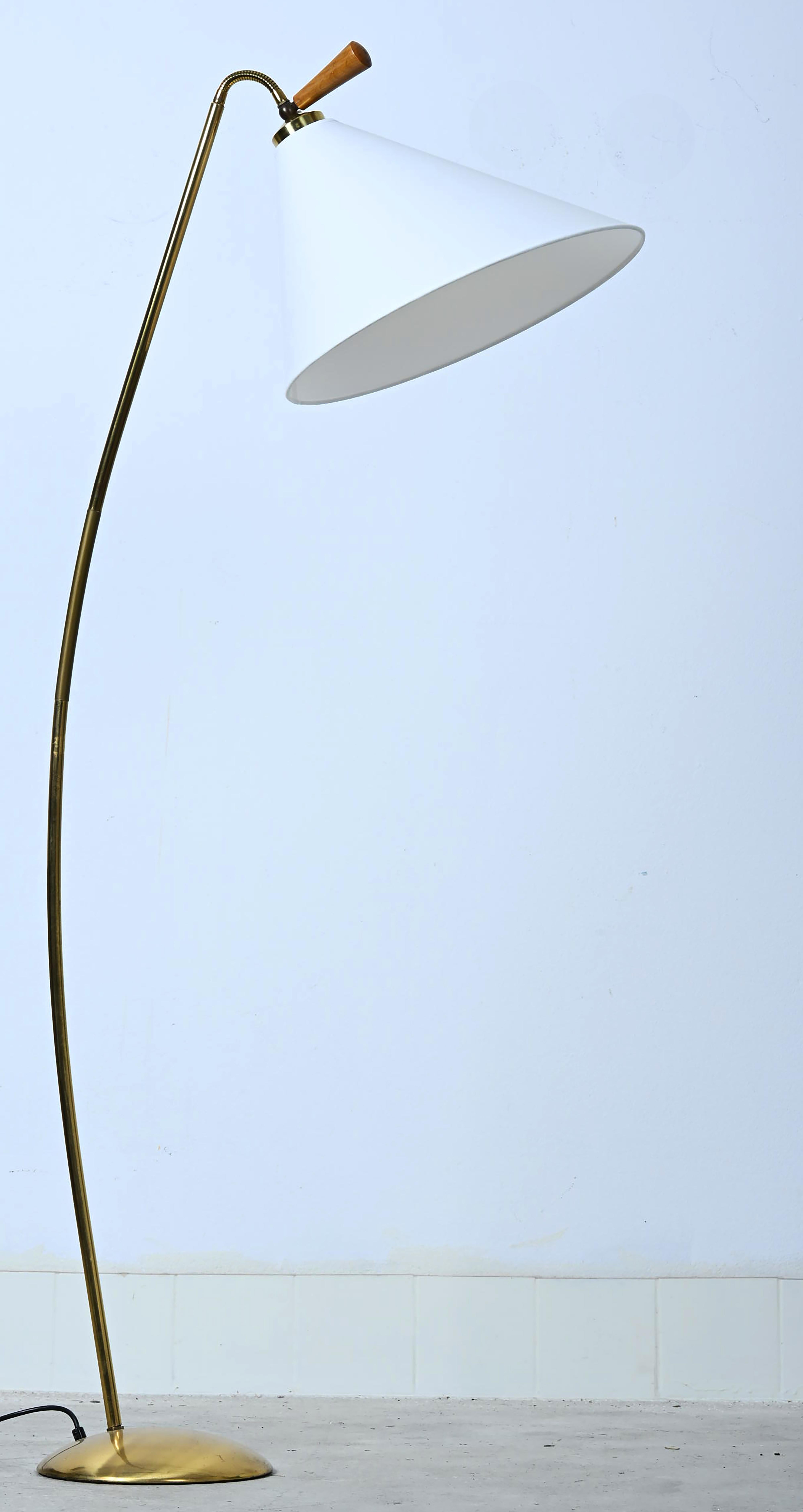 Autrichien Midcentury Floor Lamp by Rupert Nikoll en vente