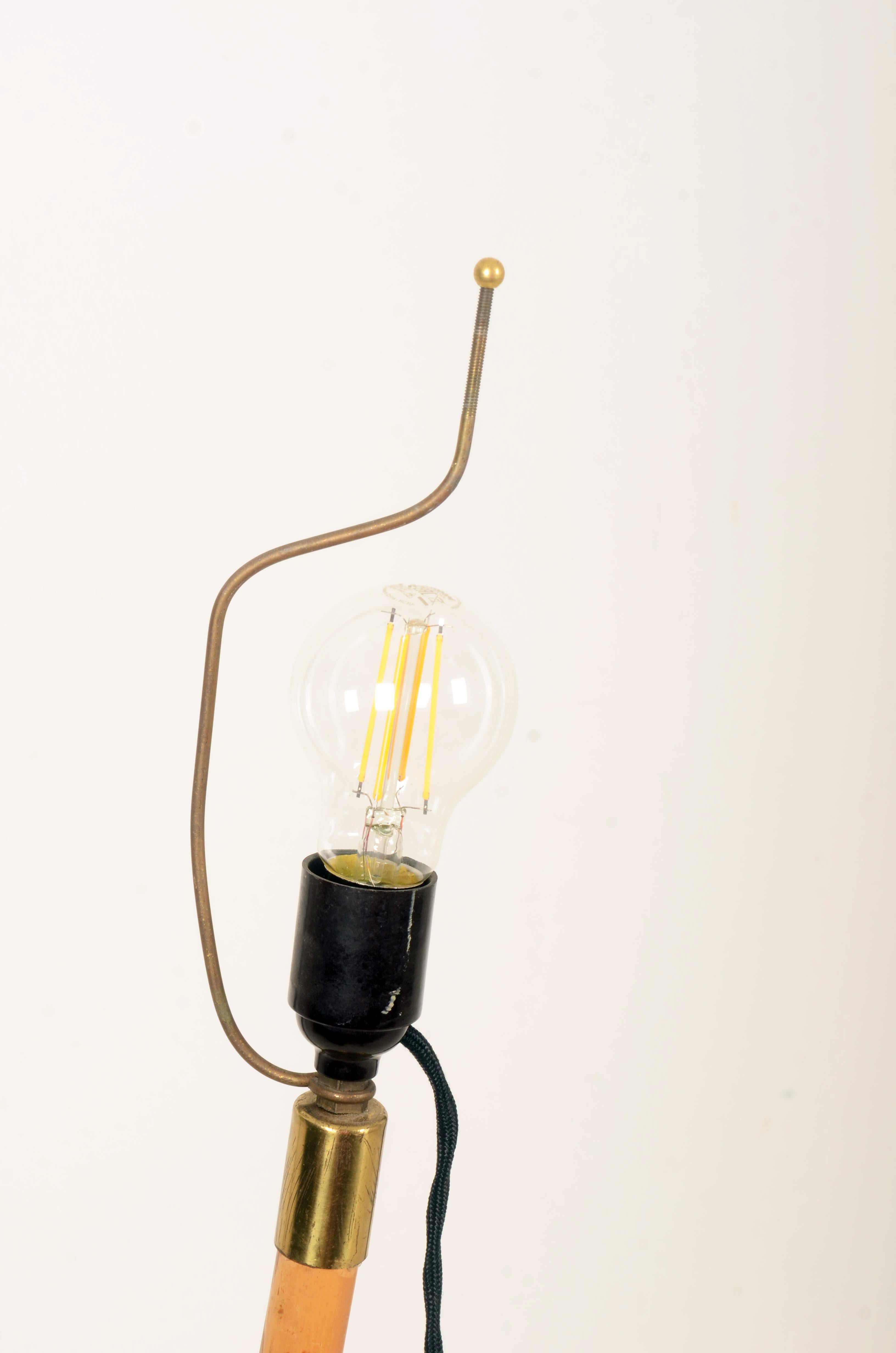 Stehlampe aus der Mitte des Jahrhunderts von Rupert Nikoll (Messing) im Angebot
