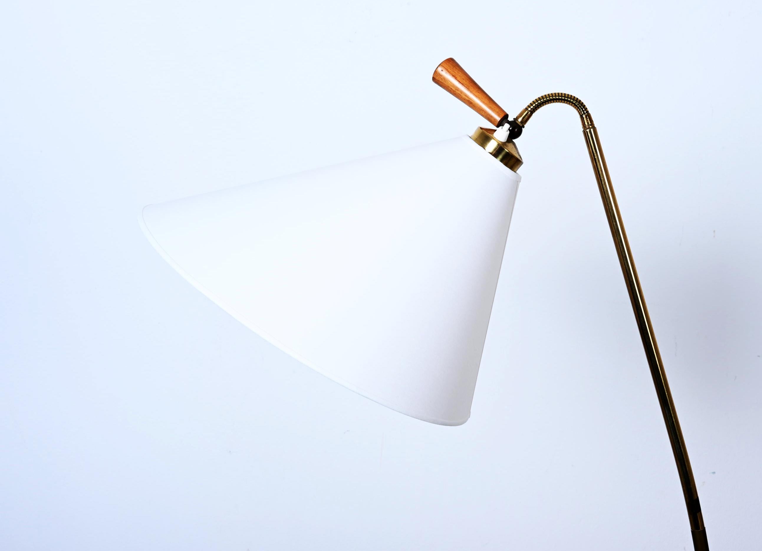 Midcentury Floor Lamp by Rupert Nikoll en vente 2