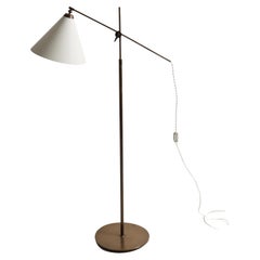 Lampadaire du milieu du siècle conçu par Th. Valentiner, fabriqué au Danemark, années 1950