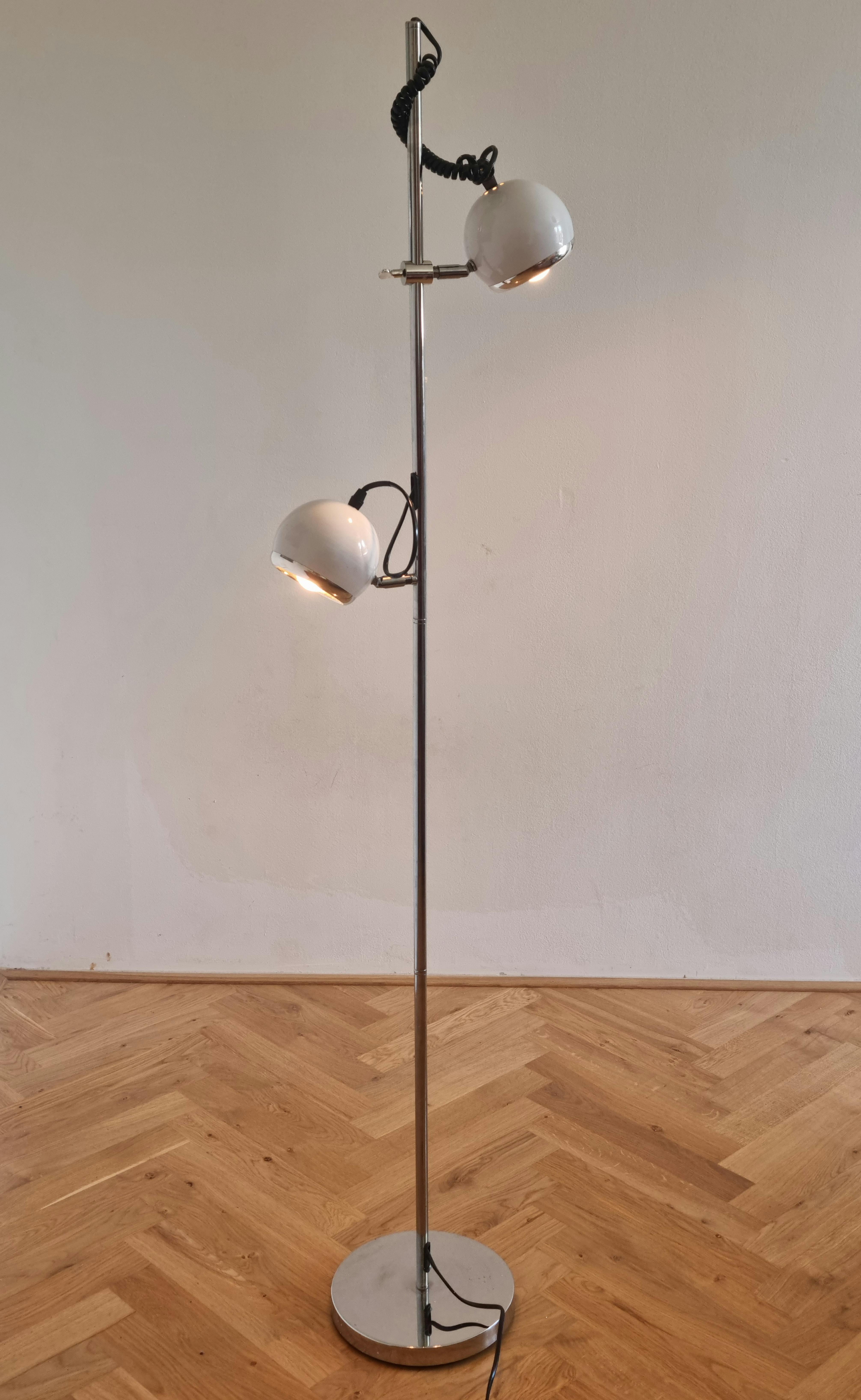 Mid Century Floor Lamp Eye Balls, Space Age Style, Italy, 1970s In Good Condition For Sale In Praha, CZ