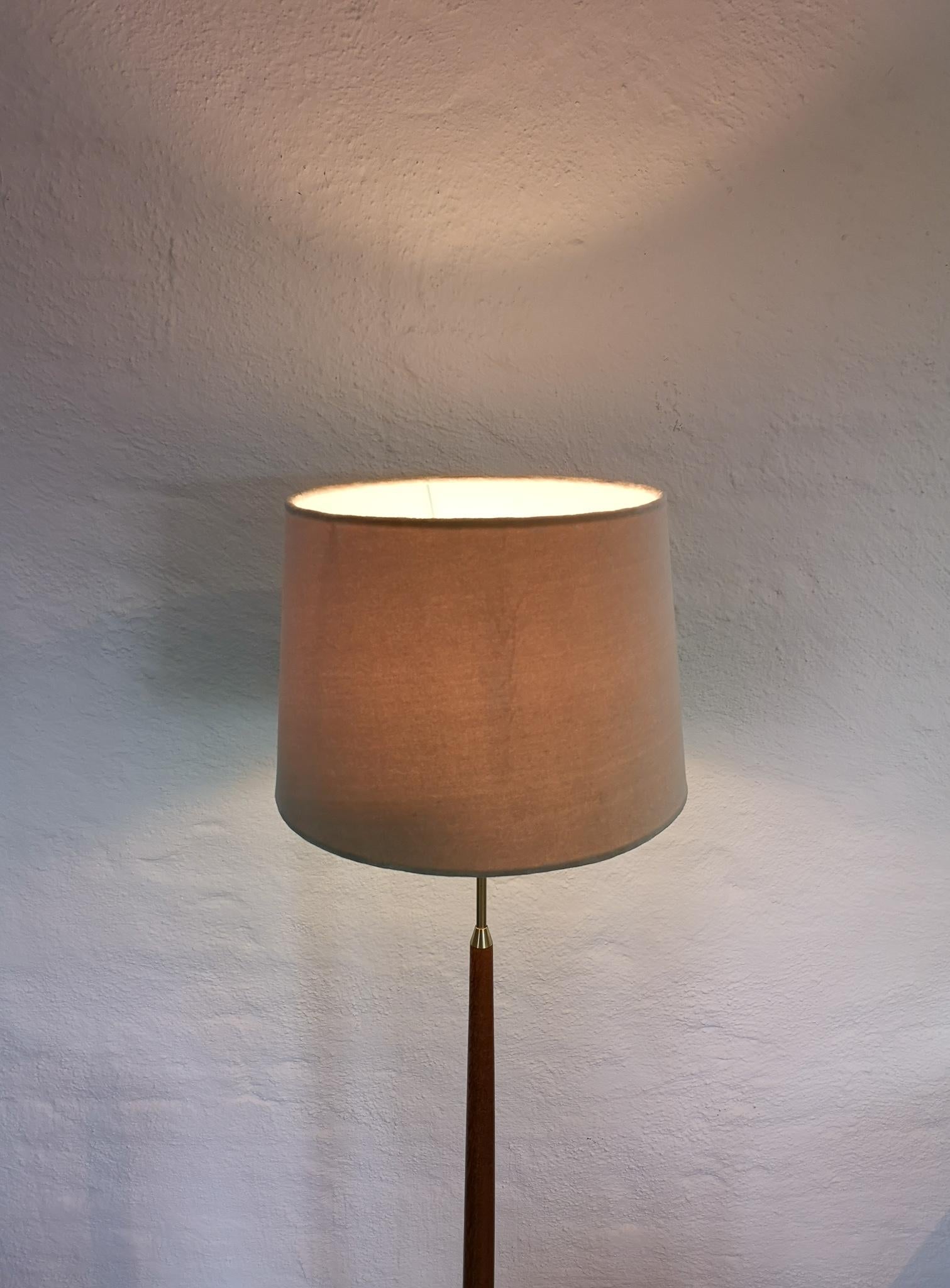 Midcentury Floor Lamp Teak and Brass Falkenbergs Belysning Sweden, 1960s For Sale 5