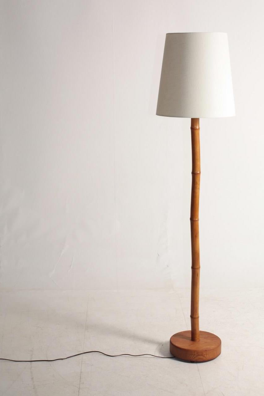 Scandinavian Modern Midcentury Floor Lamp in Bamboo, Made in Denmark, 1950s For Sale