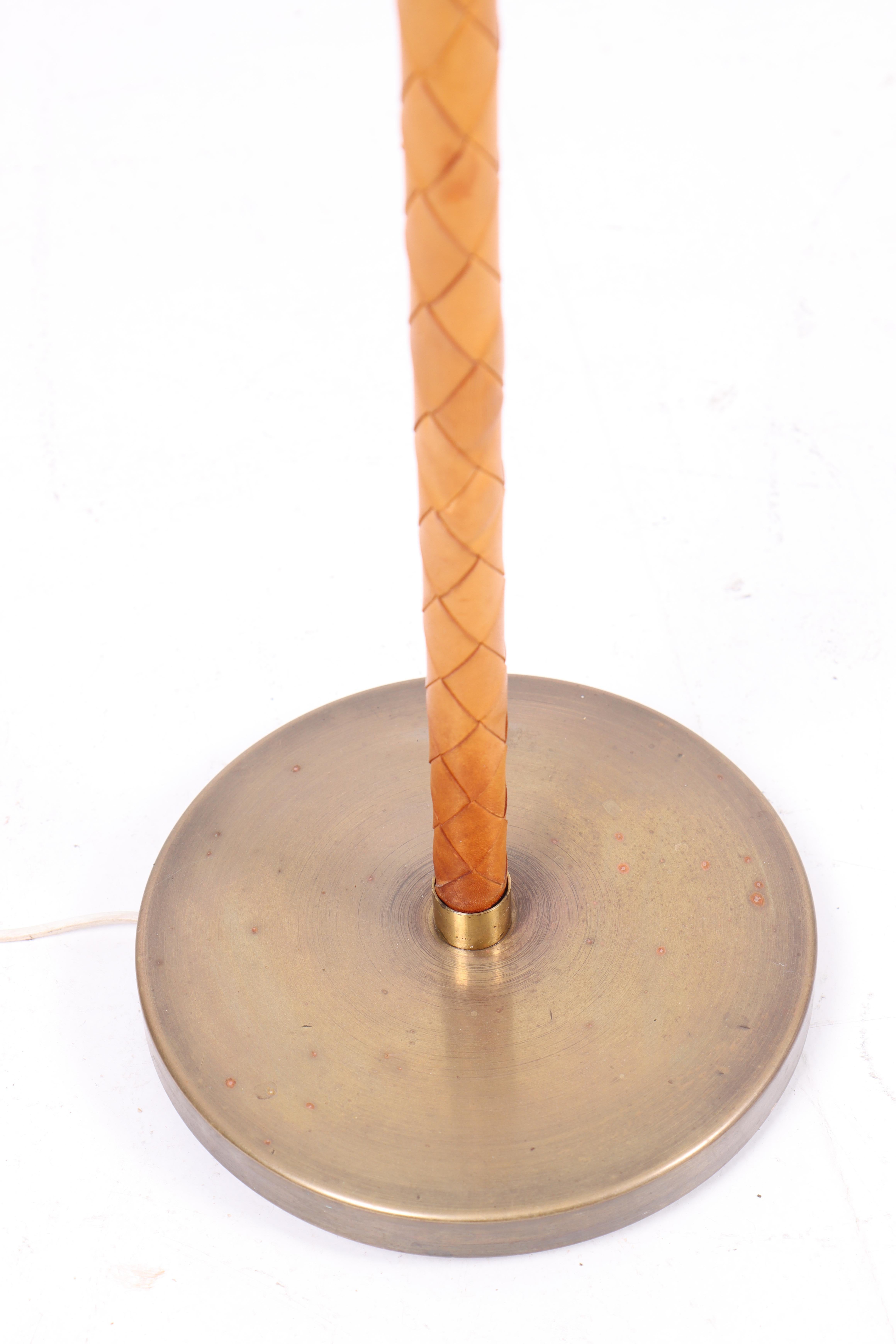 Danish Midcentury Floor Lamp in Brass and Leather, Made in Denmark, 1960s For Sale