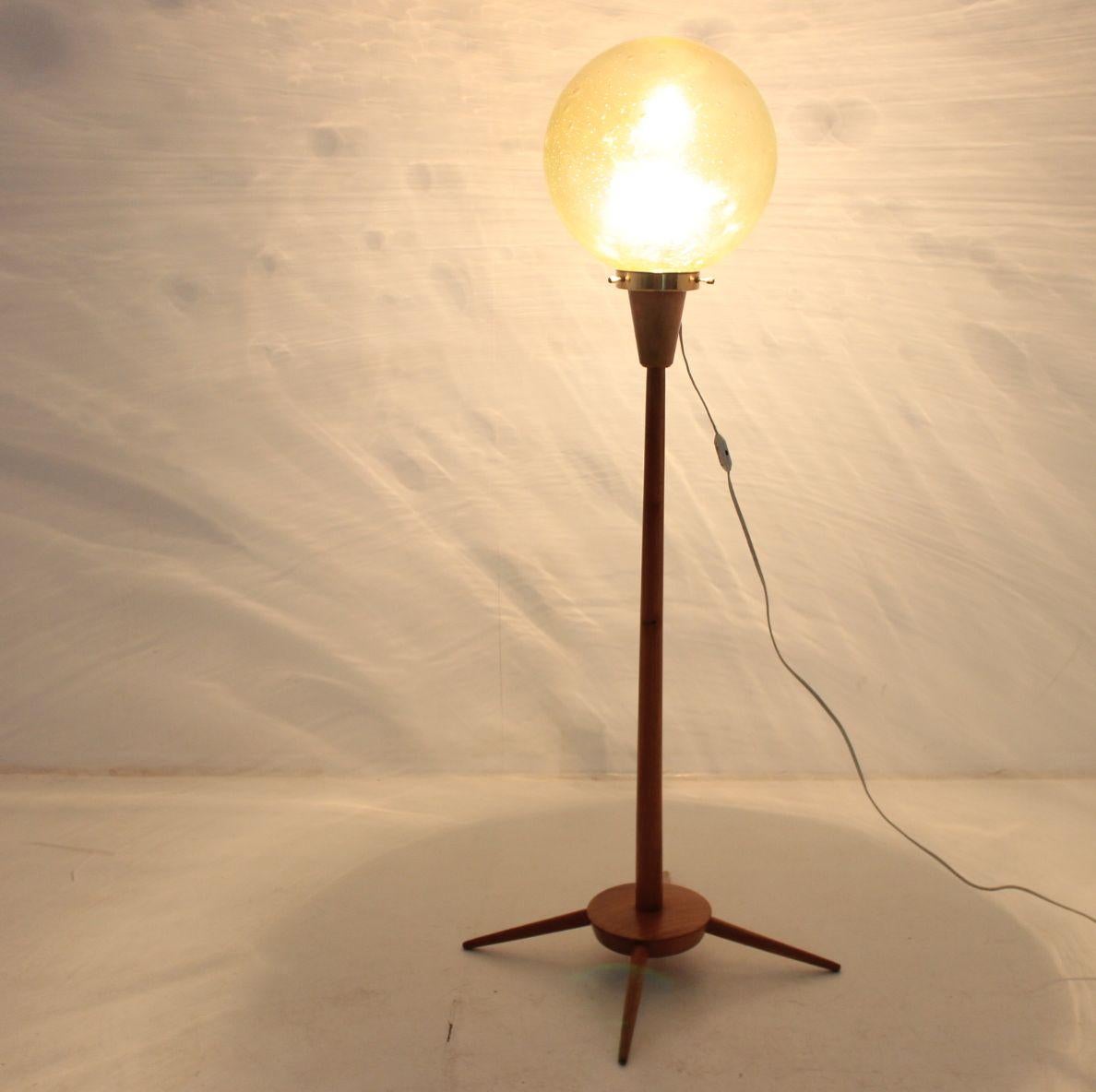 Midcentury Floor Lamp, Kamenicky Senov, 1970s (Ende des 20. Jahrhunderts)