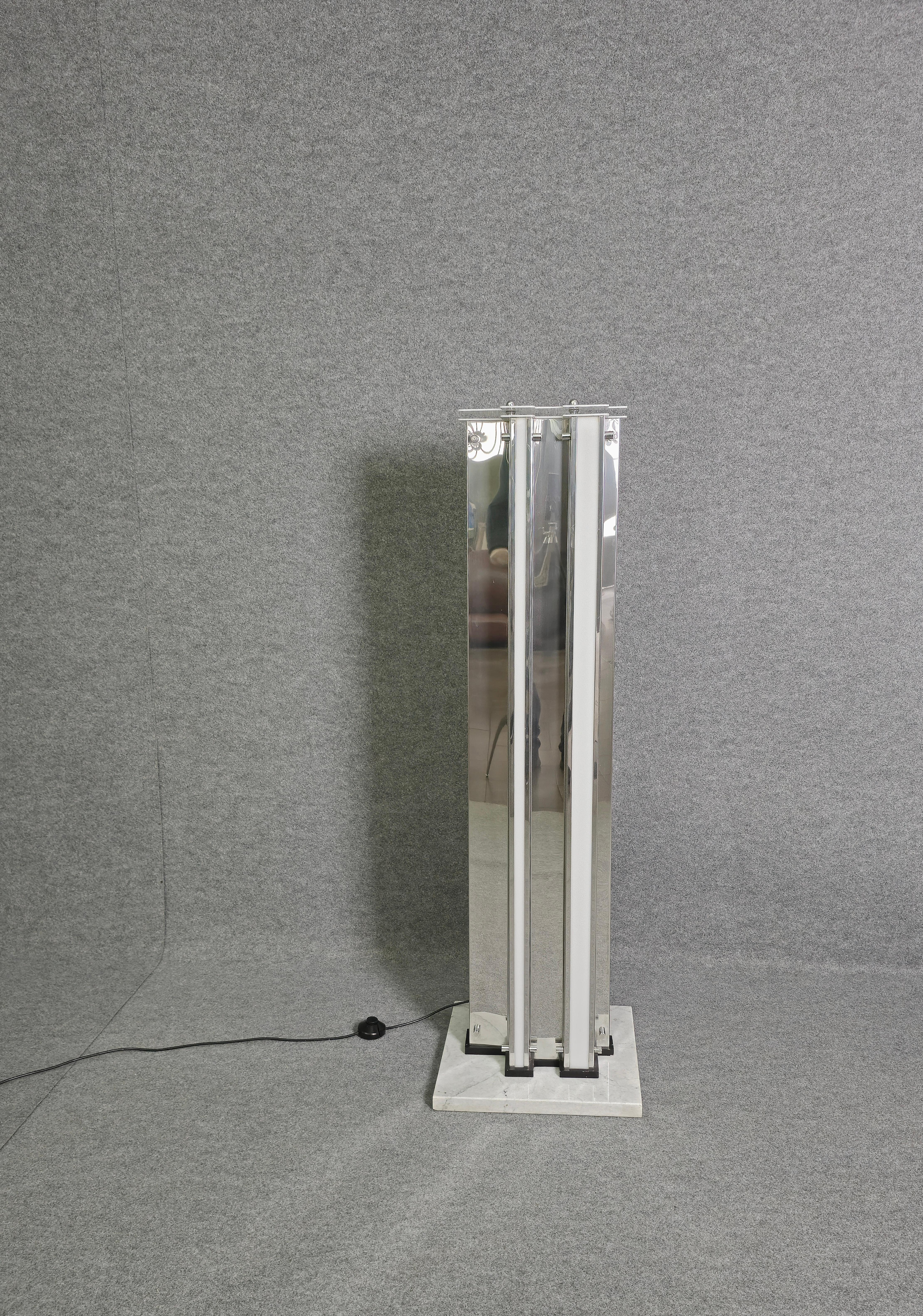 Midcentury Floor Lamp Marble aluminum Chromed Plexiglass Italian Design 1970s For Sale 3