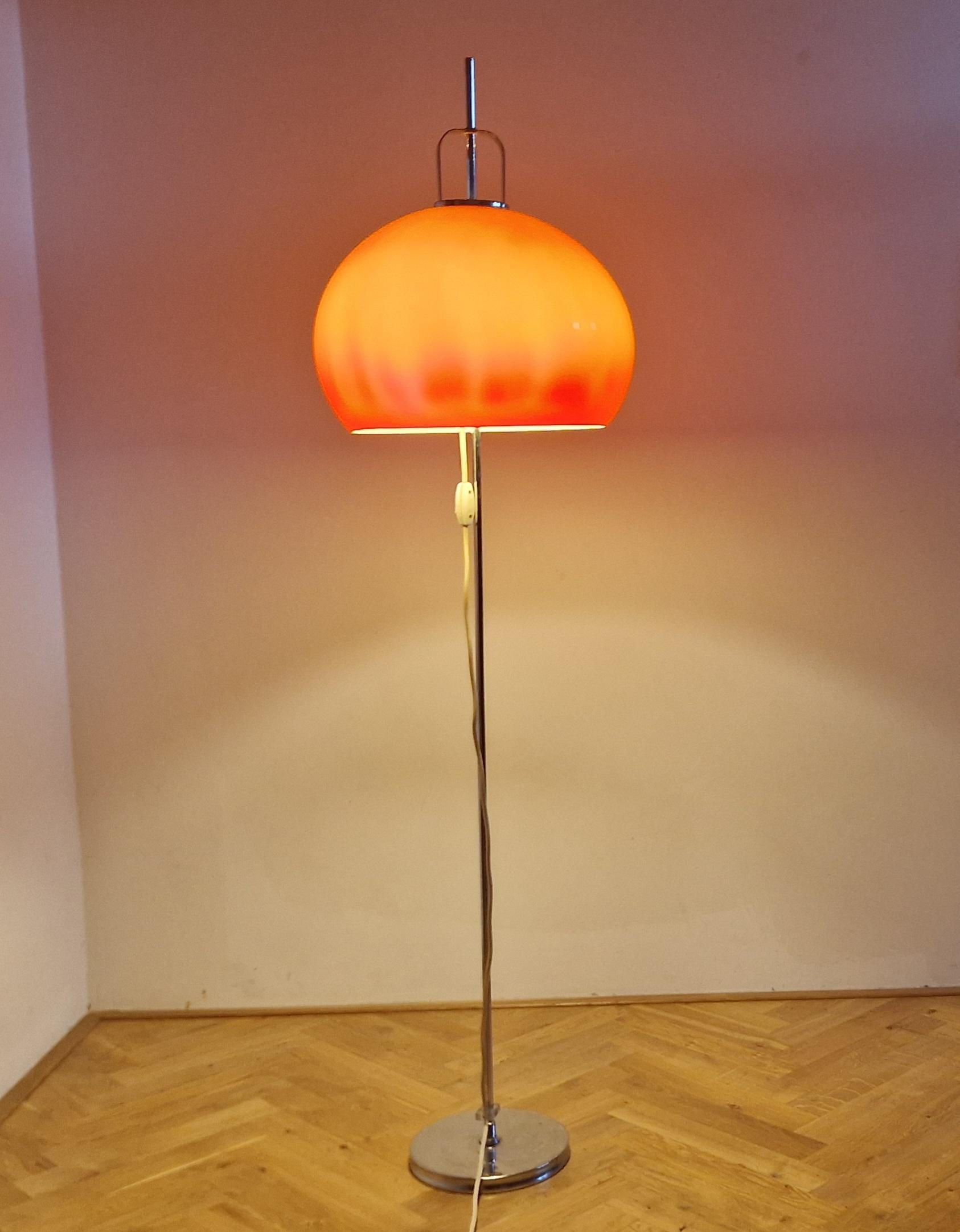Lampadaire Meblo, conçu par Harvey Guzzini, Italie, 1970 en vente 4