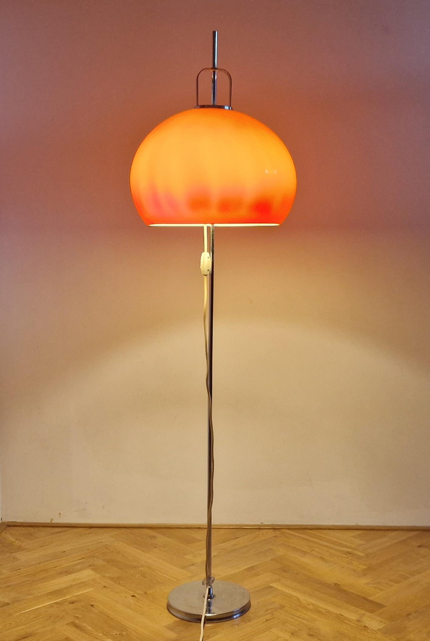 Lampadaire Meblo, conçu par Harvey Guzzini, Italie, 1970 en vente 6