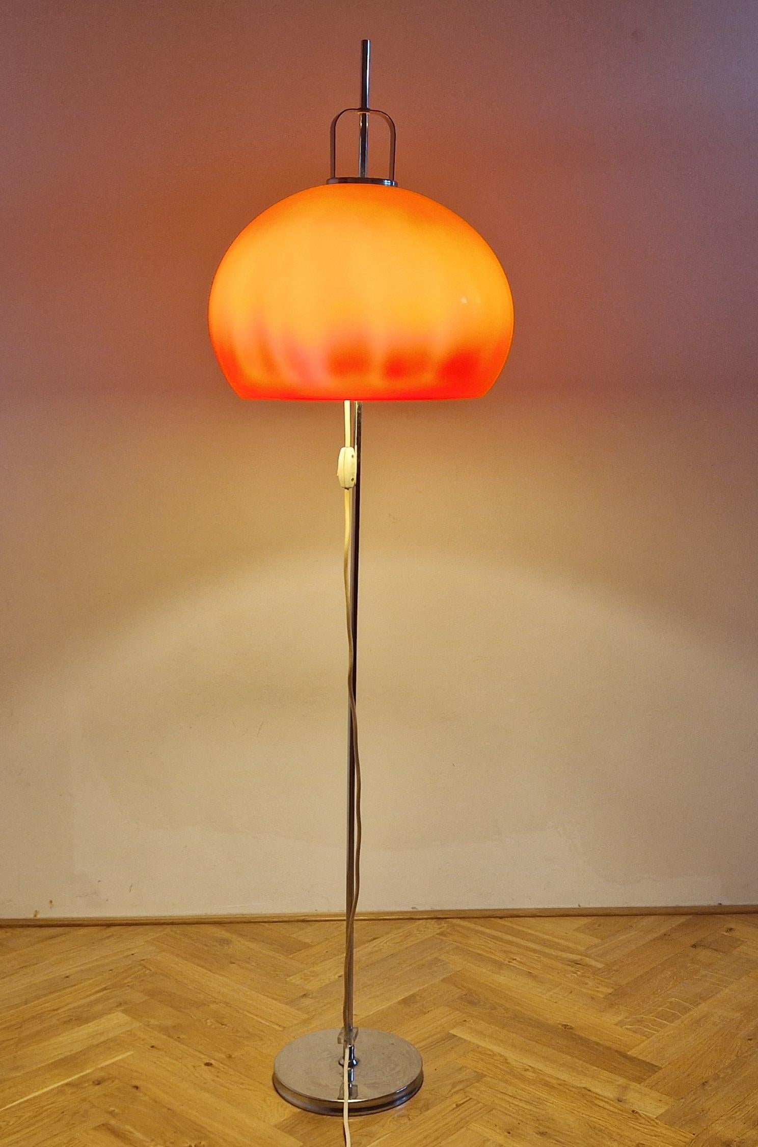 Lampadaire Meblo, conçu par Harvey Guzzini, Italie, 1970 en vente 9