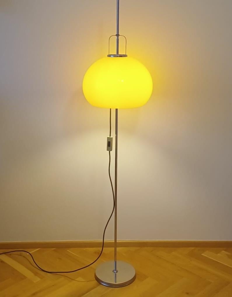 Mid-Century Modern Midcentury Floor Lamp Meblo, designed by Harvey Guzzini, Italy, 1970s For Sale