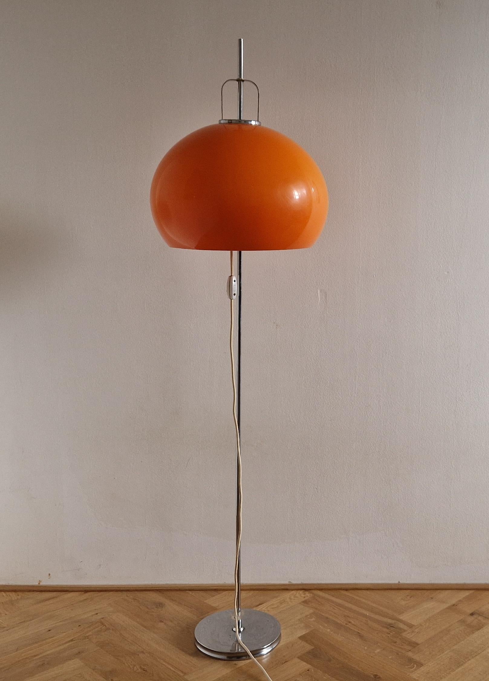 Mid-Century Modern Lampadaire Meblo, conçu par Harvey Guzzini, Italie, 1970 en vente