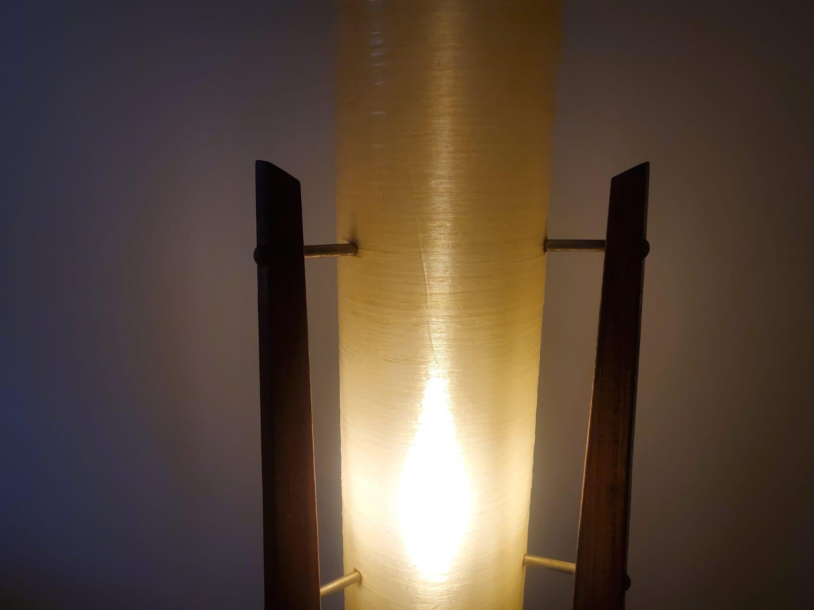 Lampada da terra del Medioevo Rocket, anni '60 in vendita 7