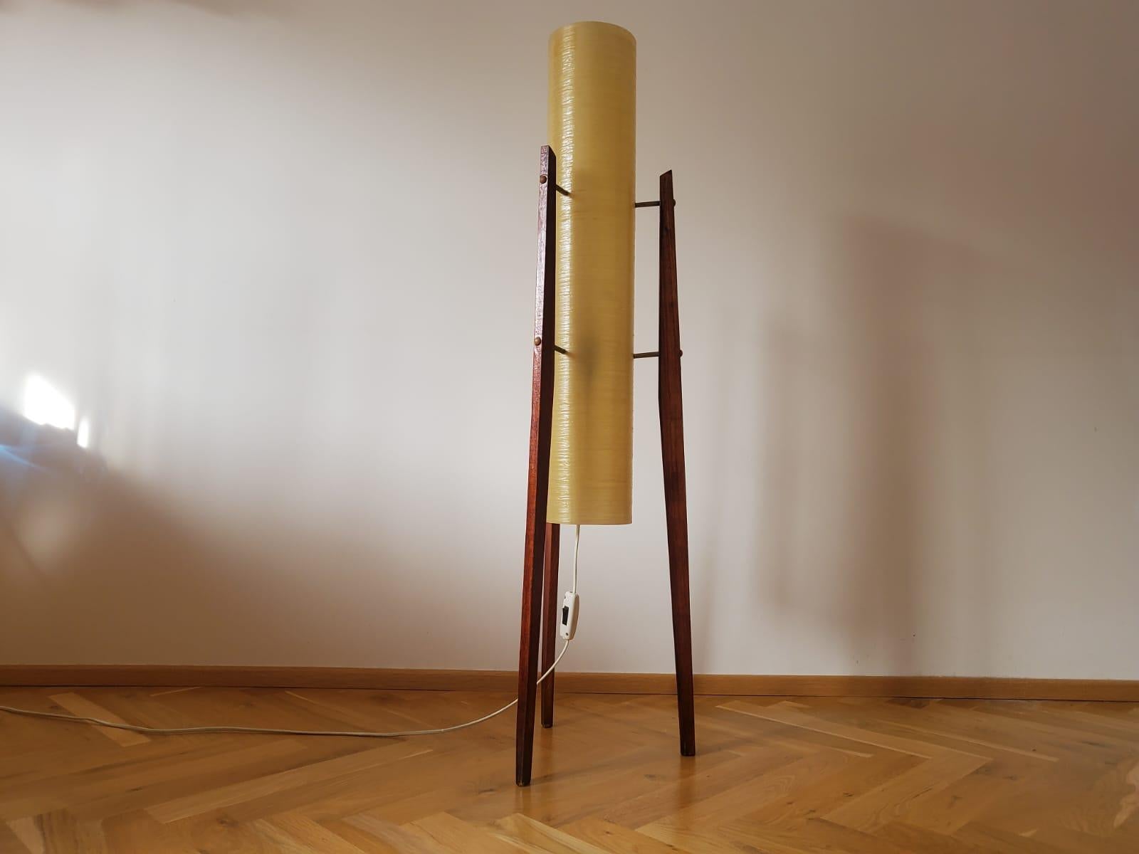 Lampada da terra del Medioevo Rocket, anni '60 in vendita 1