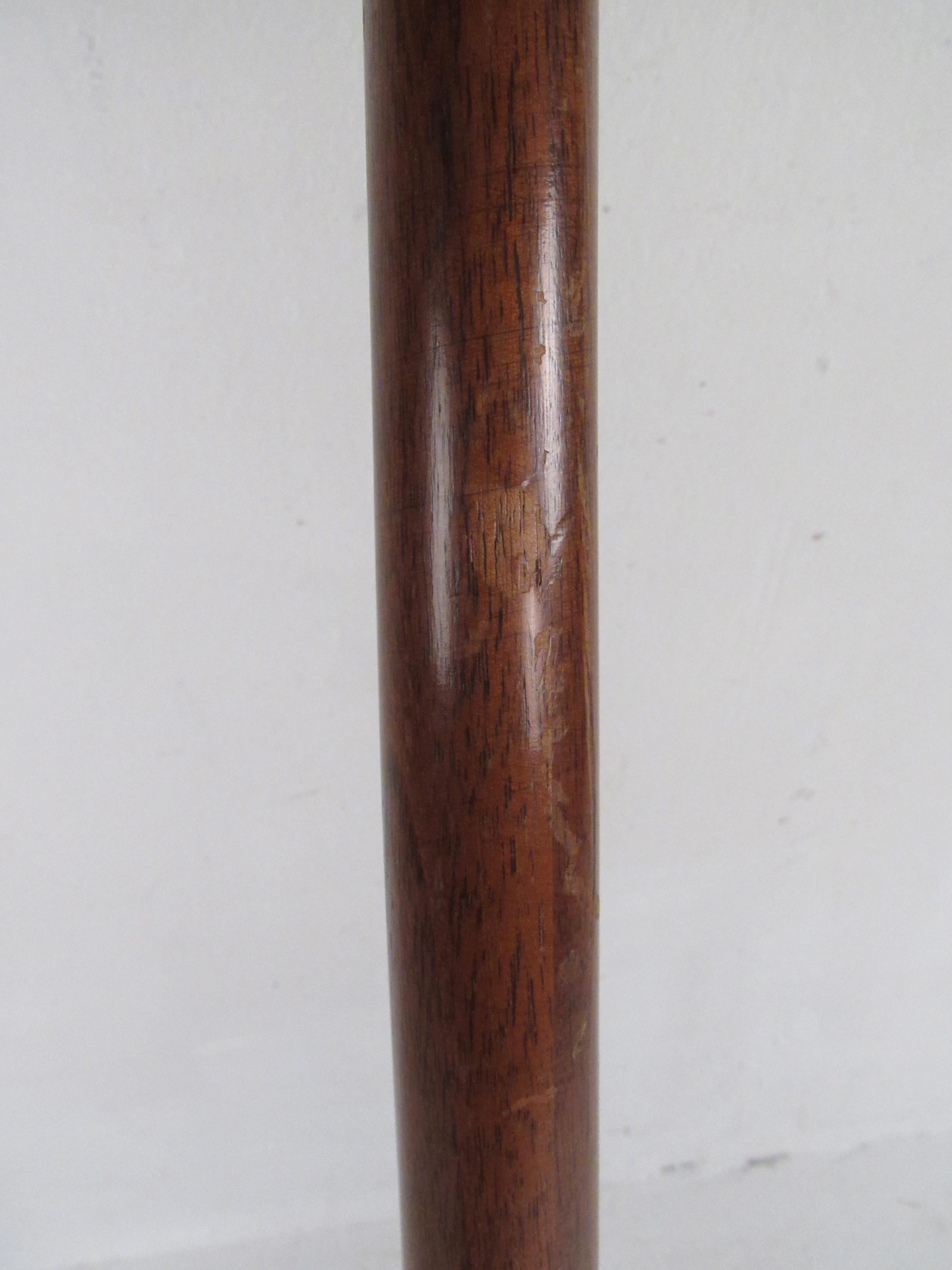 Midcentury Floor Lamp with Brass and Walnut Trim For Sale 5