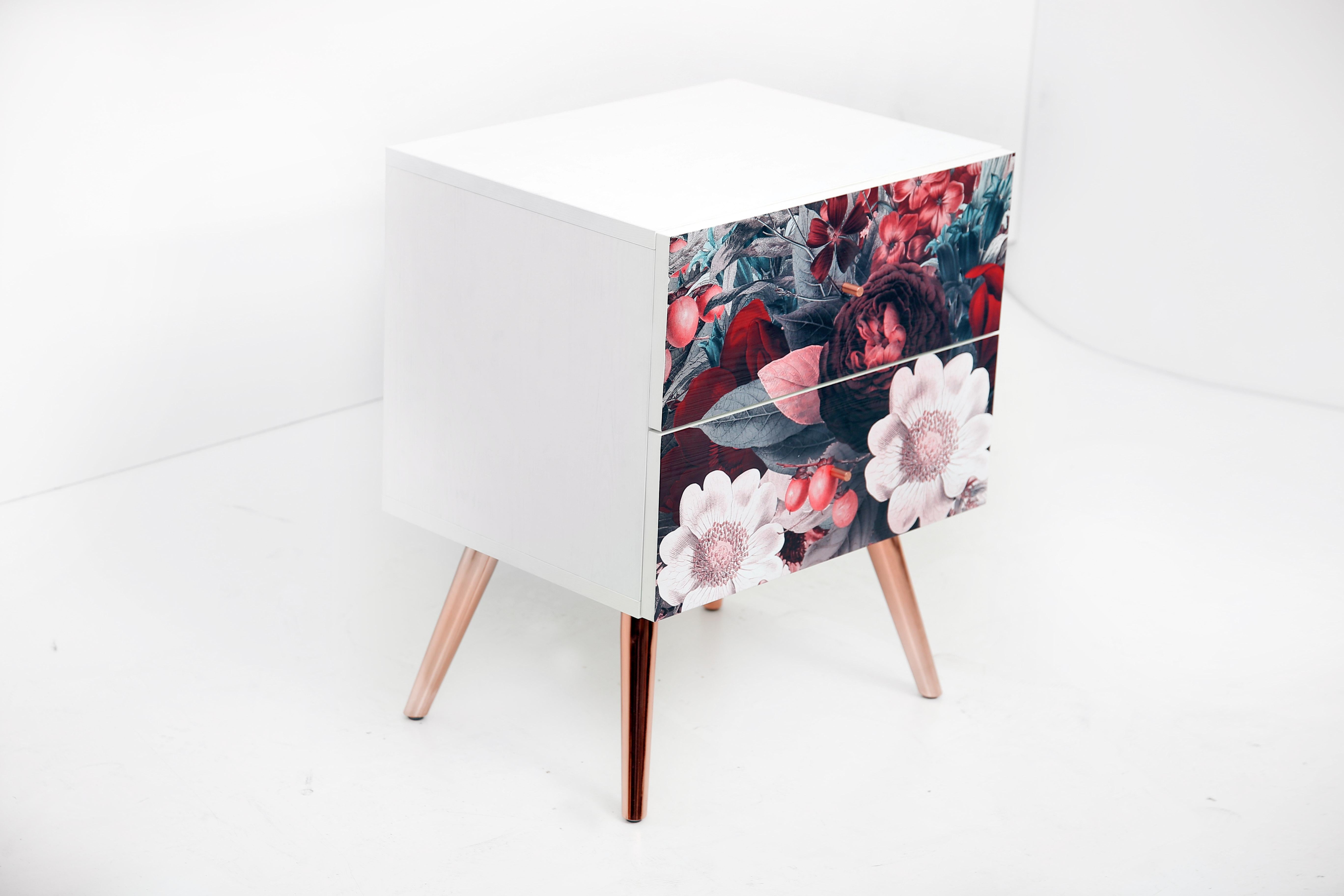 floral side table