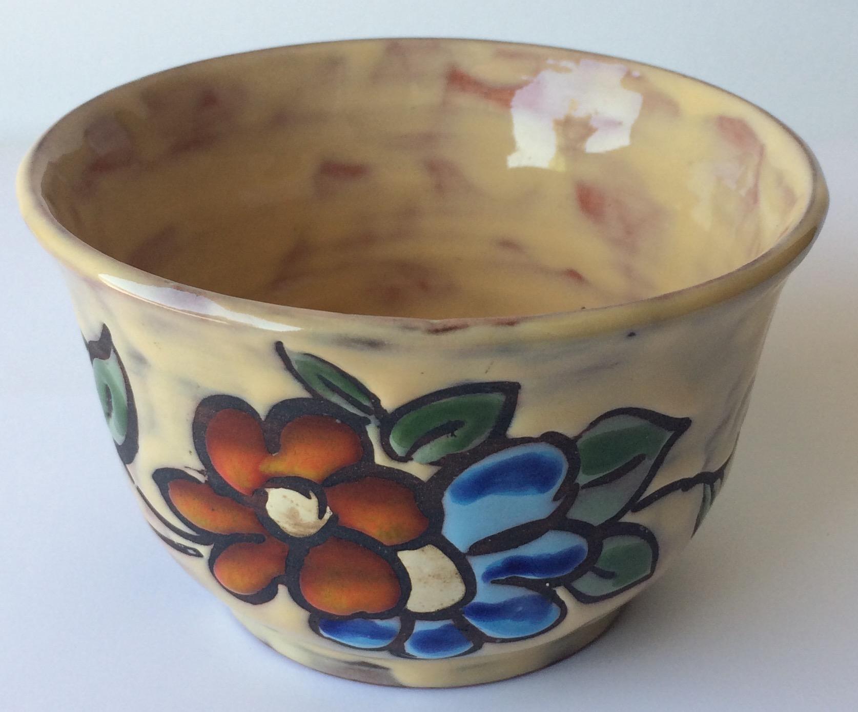 Midcentury Floral Designed Ceramic Bowl Signed Miclay In Good Condition For Sale In Miami, FL